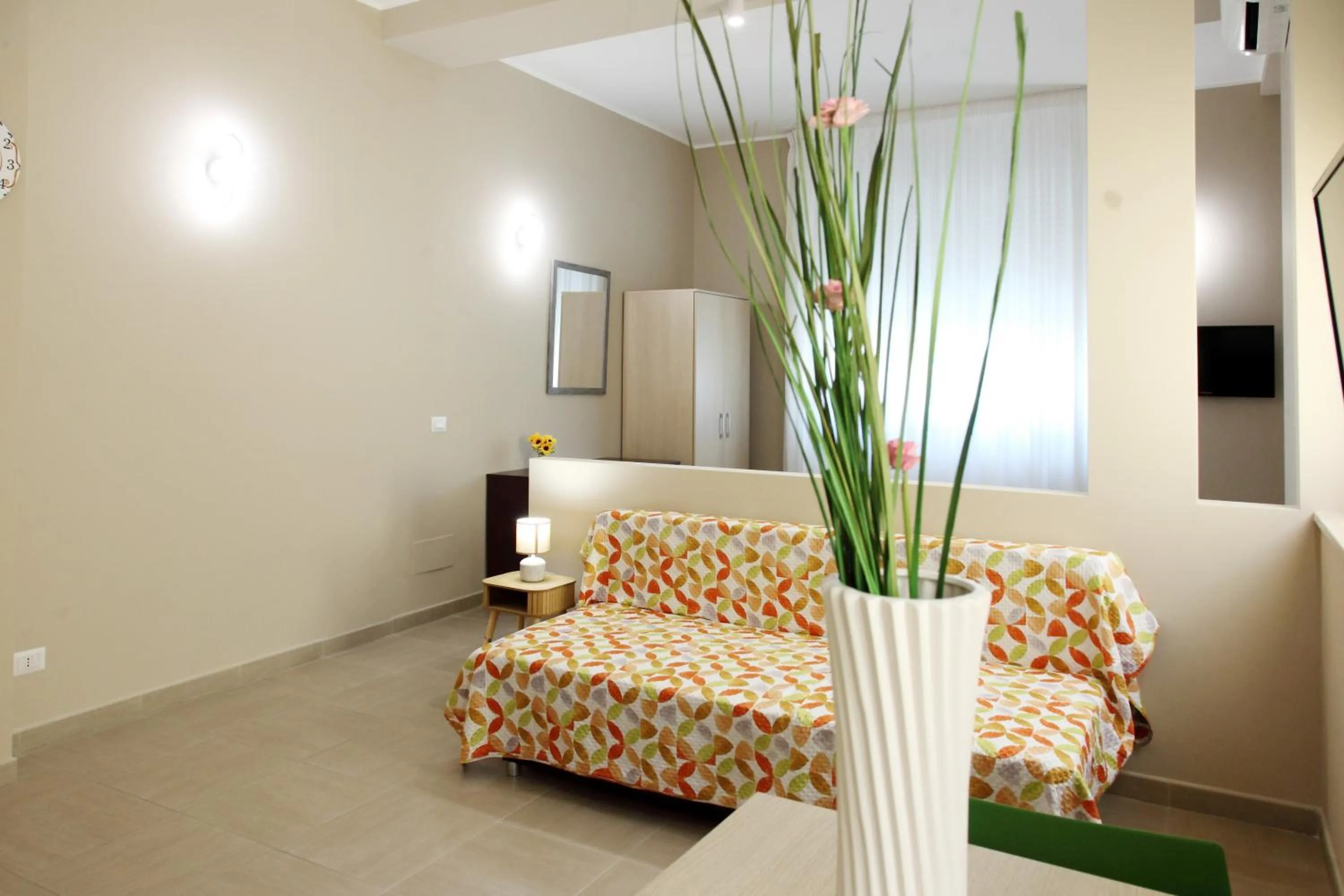 Bed in Green Wave
