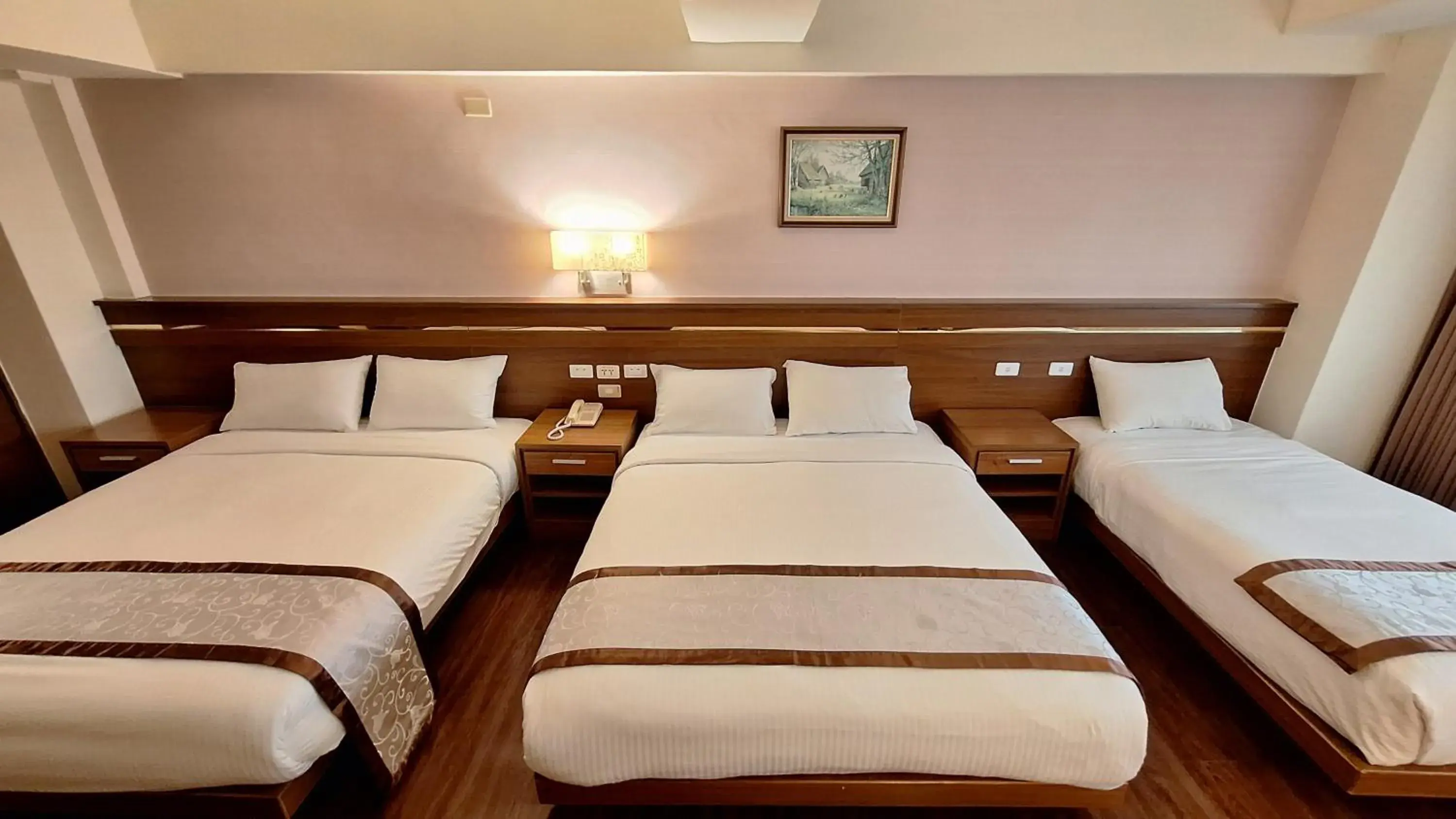 Bed in Cheng Pao Hotel Bed in Cheng Pao Hotel