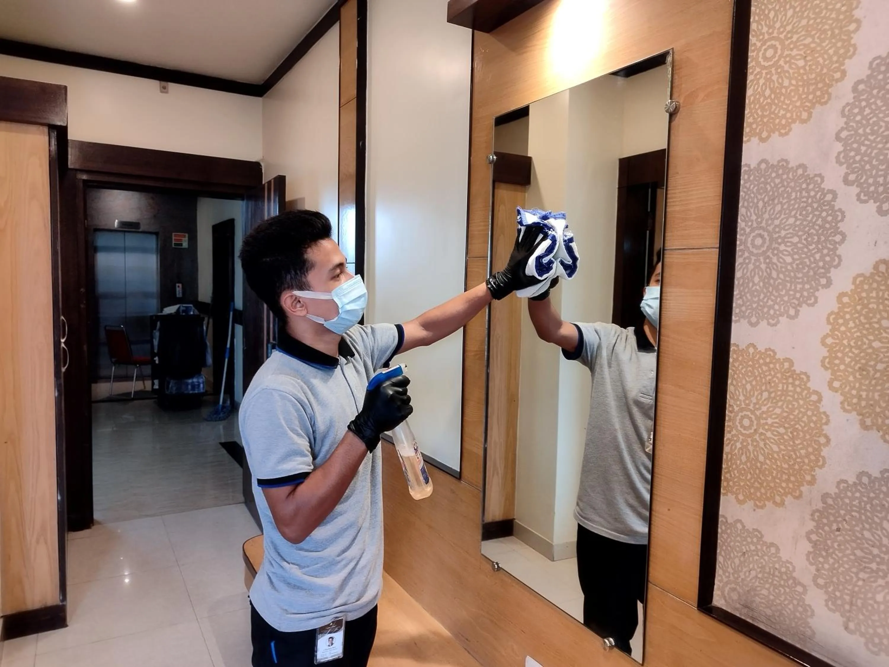 room service in Hotel Sonar Tori