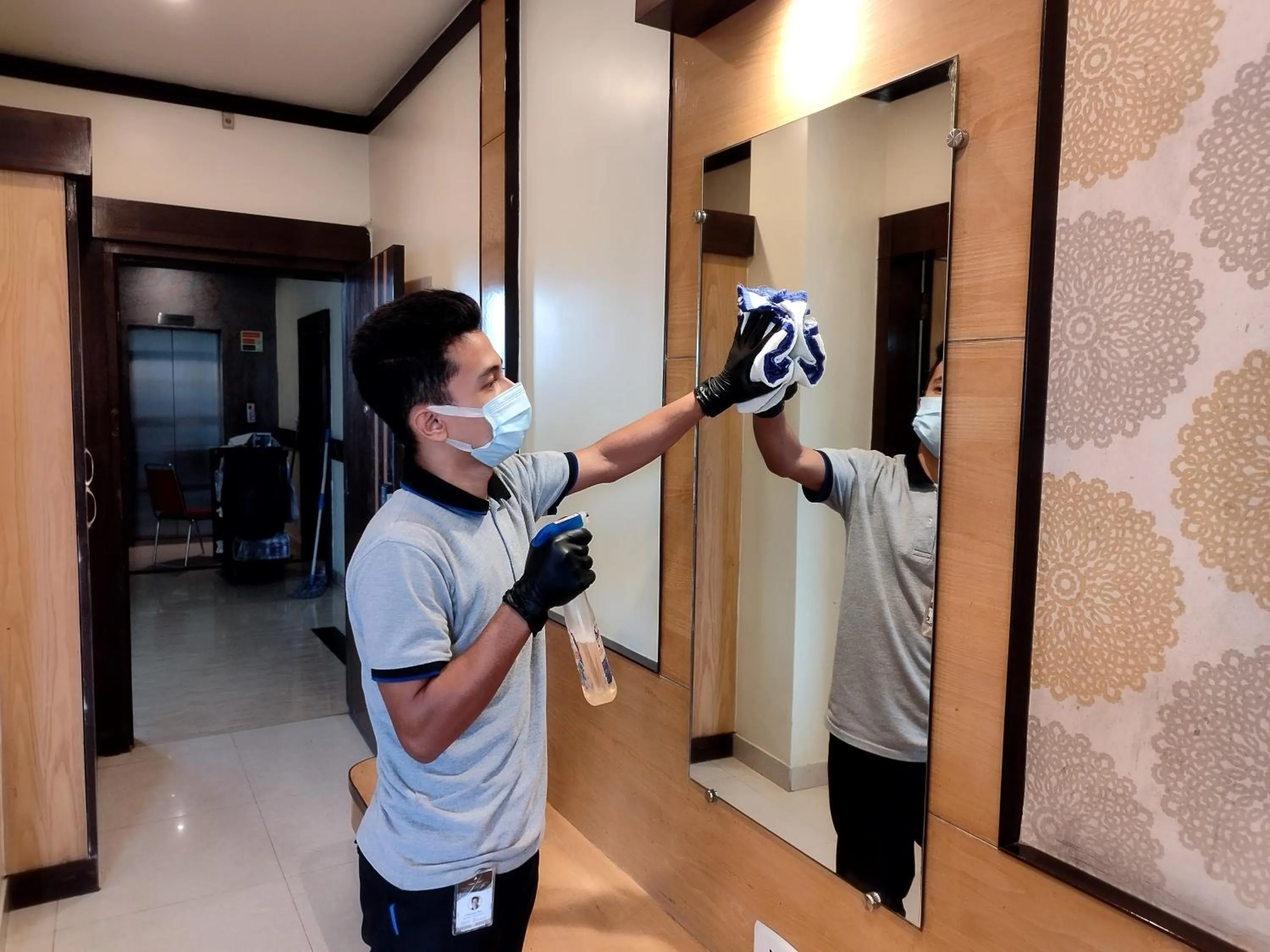 room service in Hotel Sonar Tori