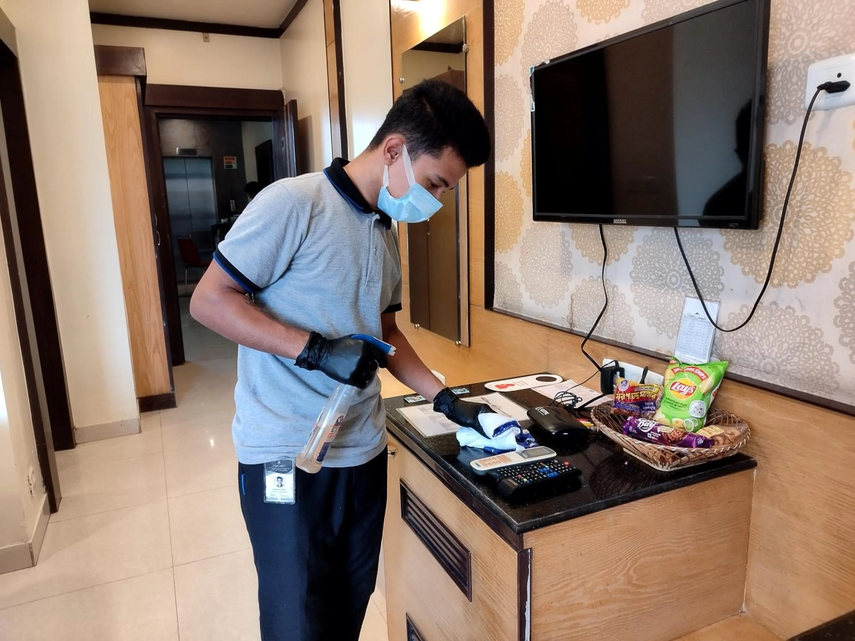 room service in Hotel Sonar Tori