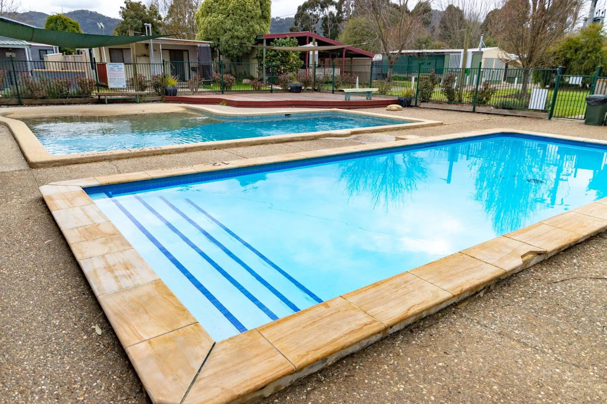 Swimming pool in BIG4 Breeze Holiday Parks - Eildon