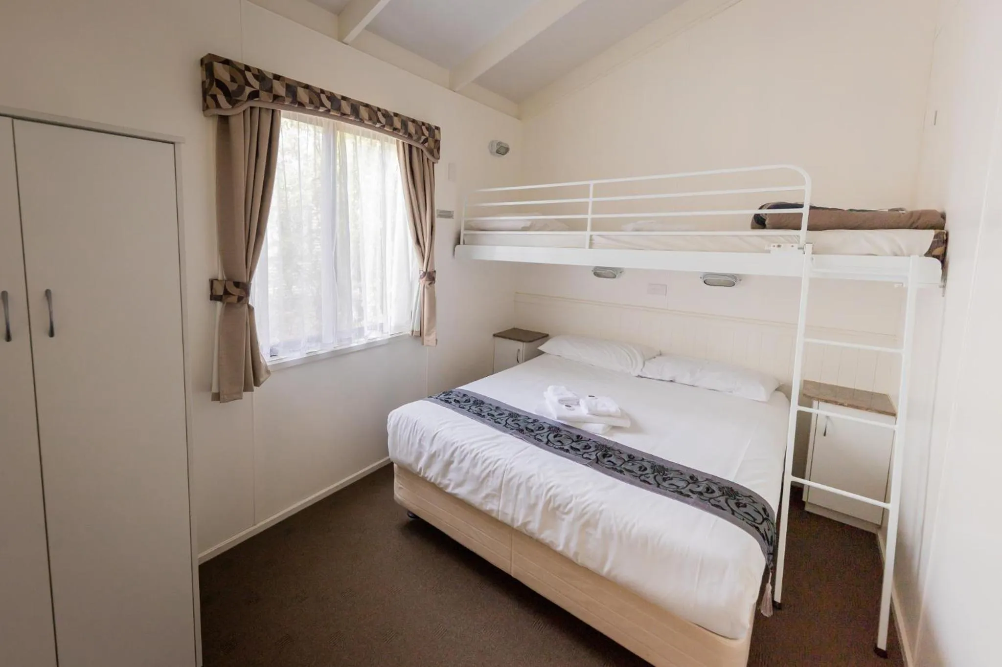 bunk bed, Bed in BIG4 Breeze Holiday Parks - Eildon