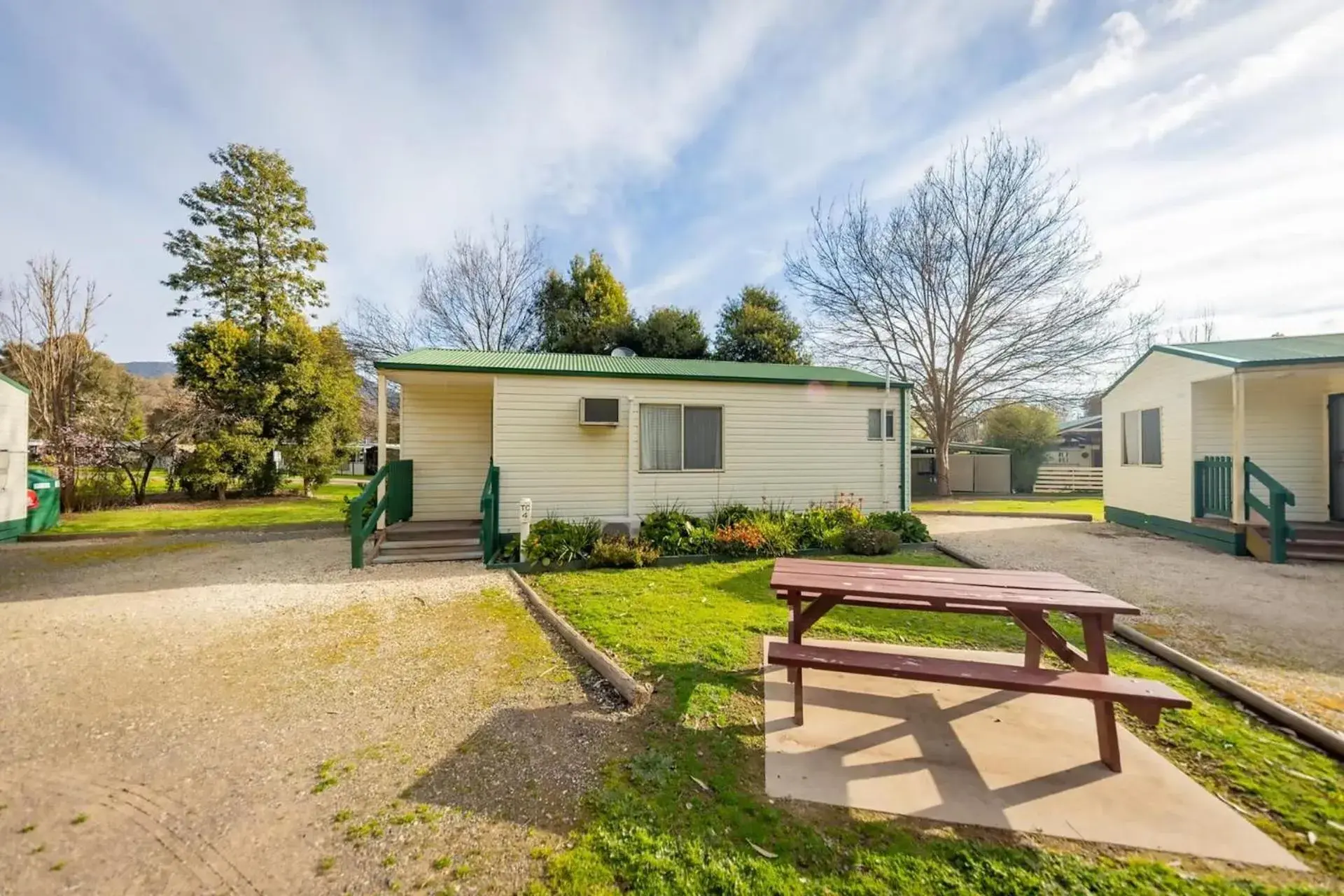 Standard Bungalow in BIG4 Breeze Holiday Parks - Eildon Standard Bungalow in BIG4 Breeze Holiday Parks - Eildon
