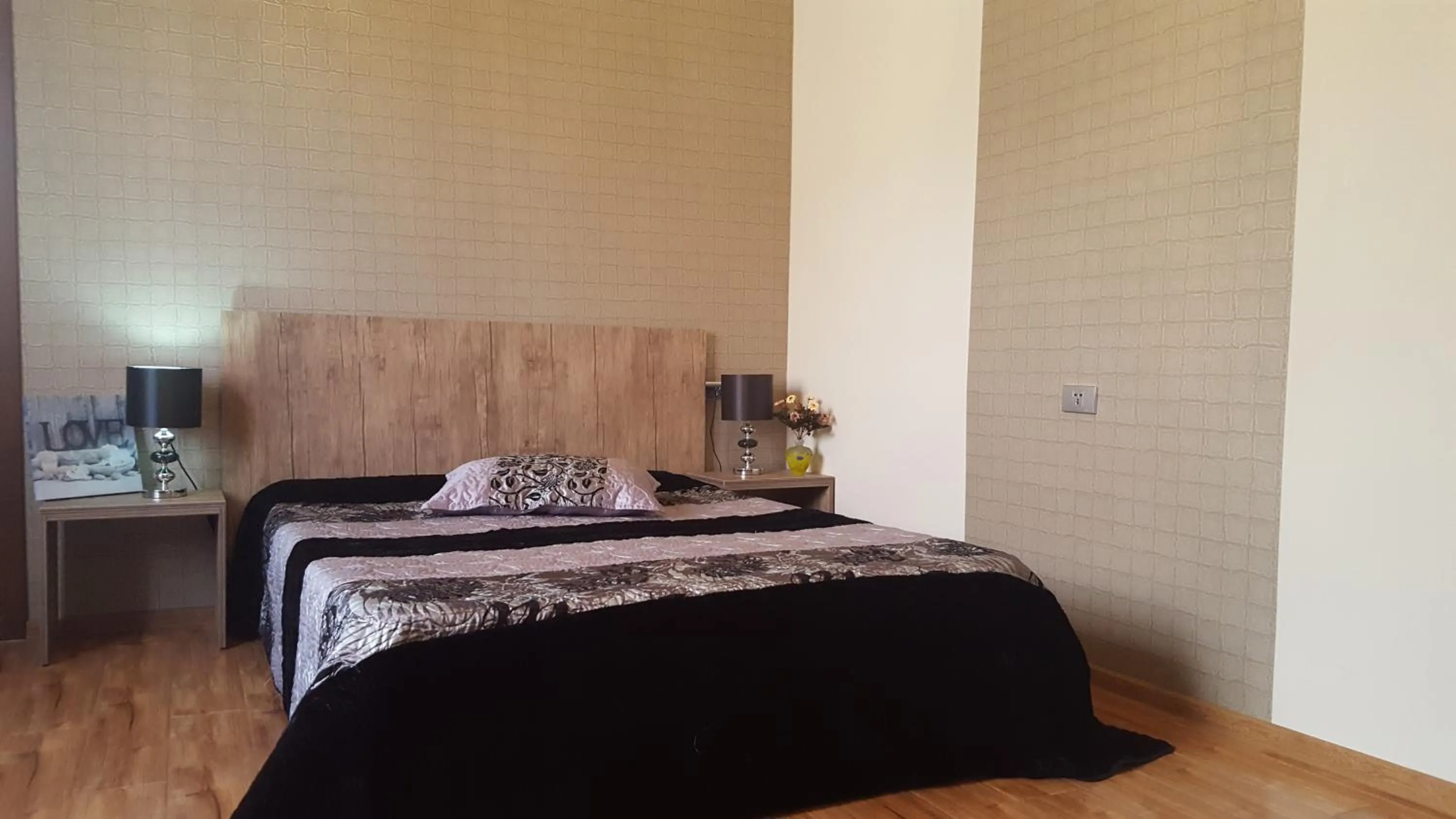 Family Room in Elene