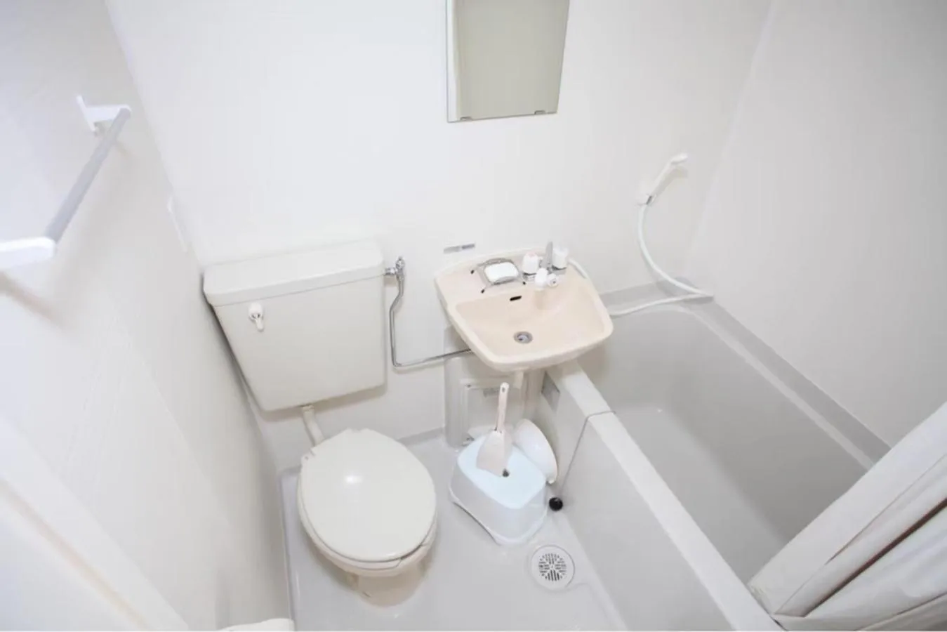 Shower in Sunset Hill Bise