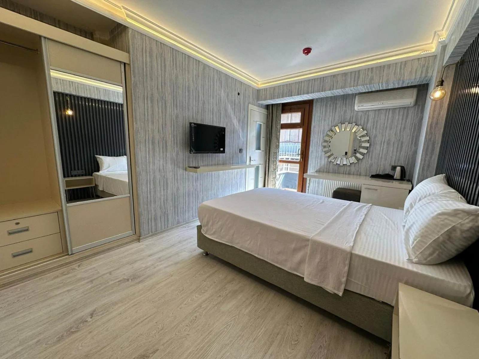 Bed in zebra otel buca