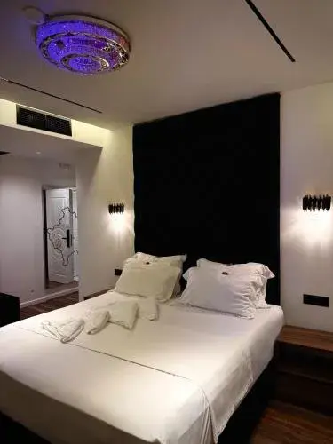 King Suite with Balcony in Empire of Martin King Suite with Balcony in Empire of Martin