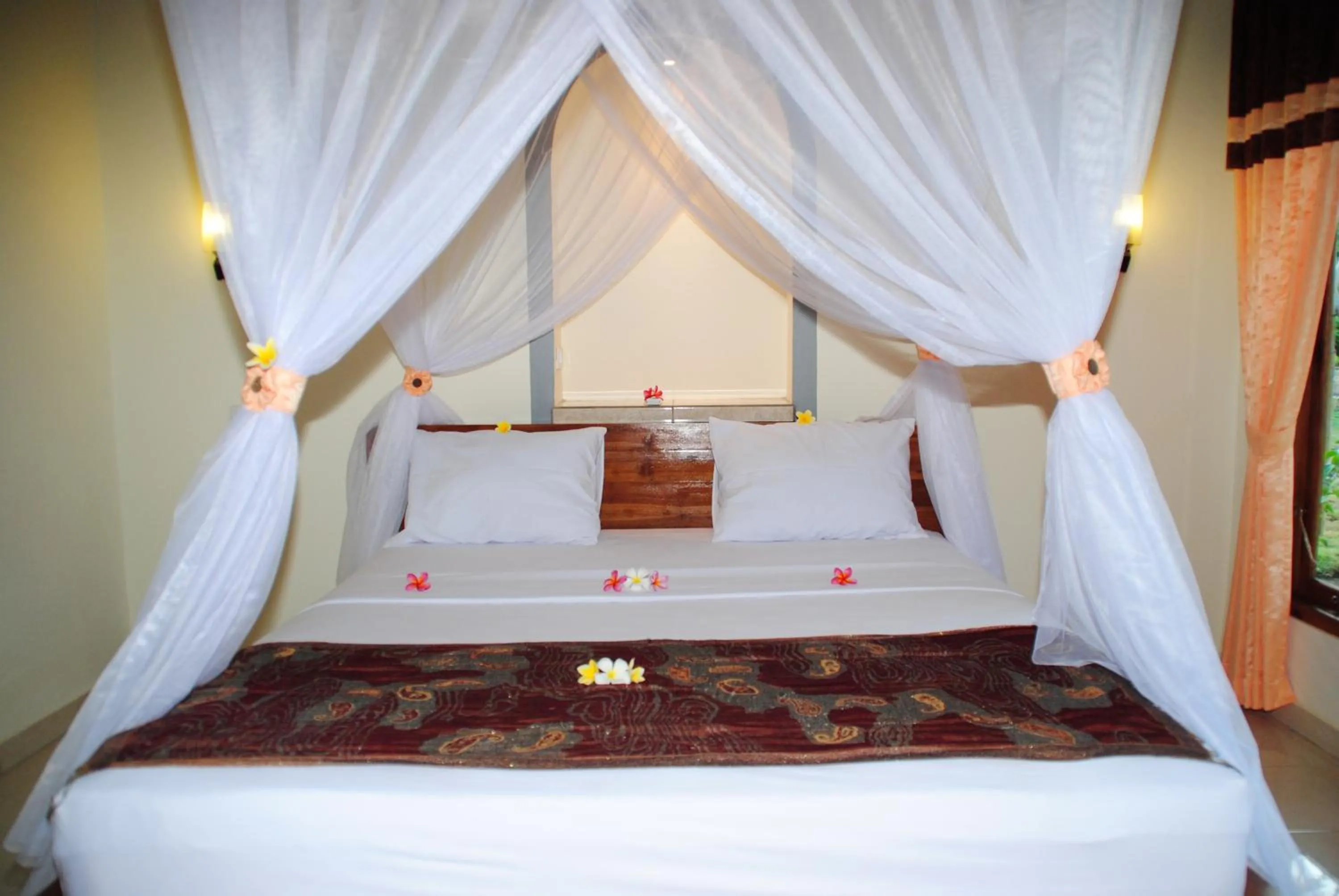 Bed in Tiara Homestay Pemuteran Bali