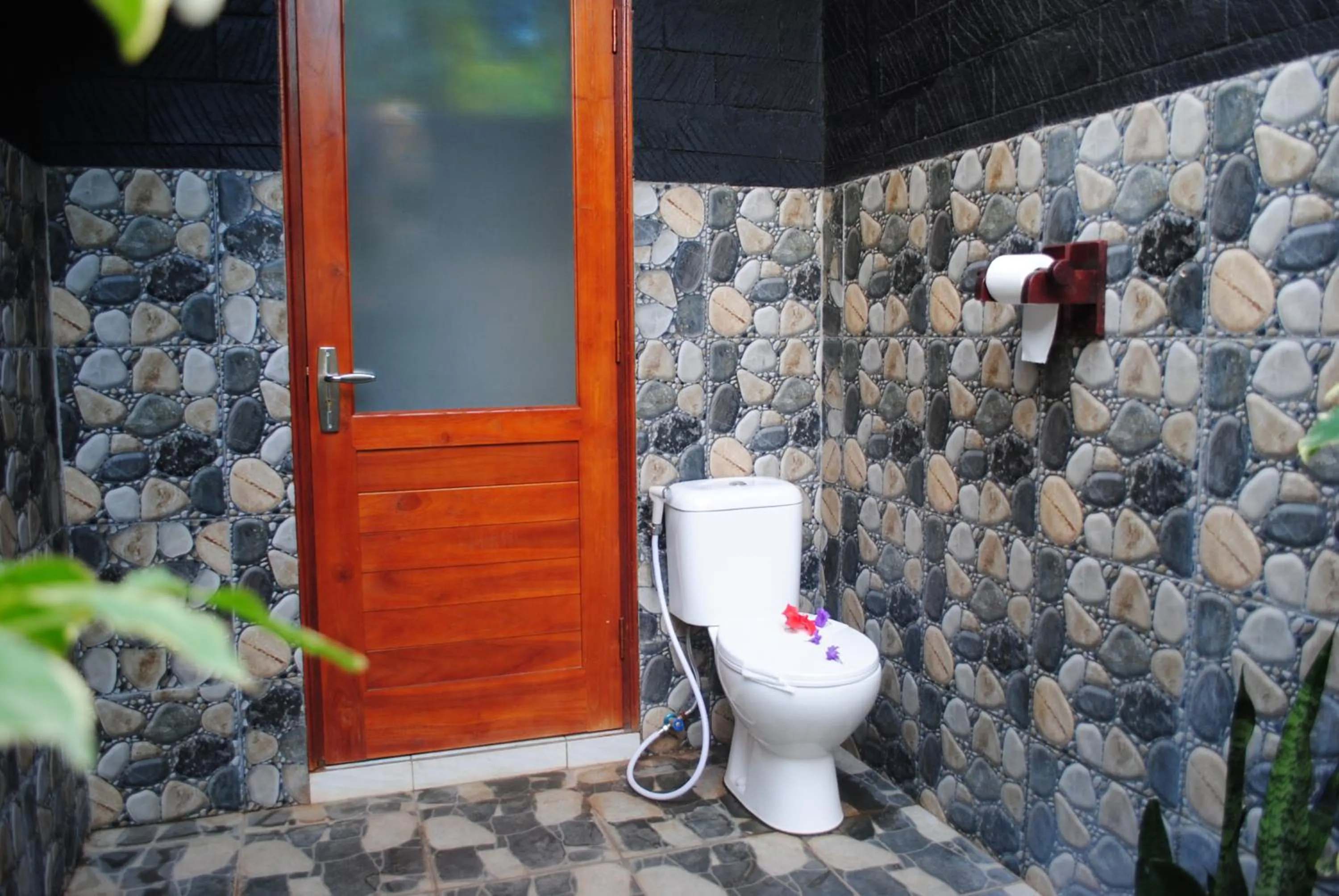 Toilet in Tiara Homestay Pemuteran Bali