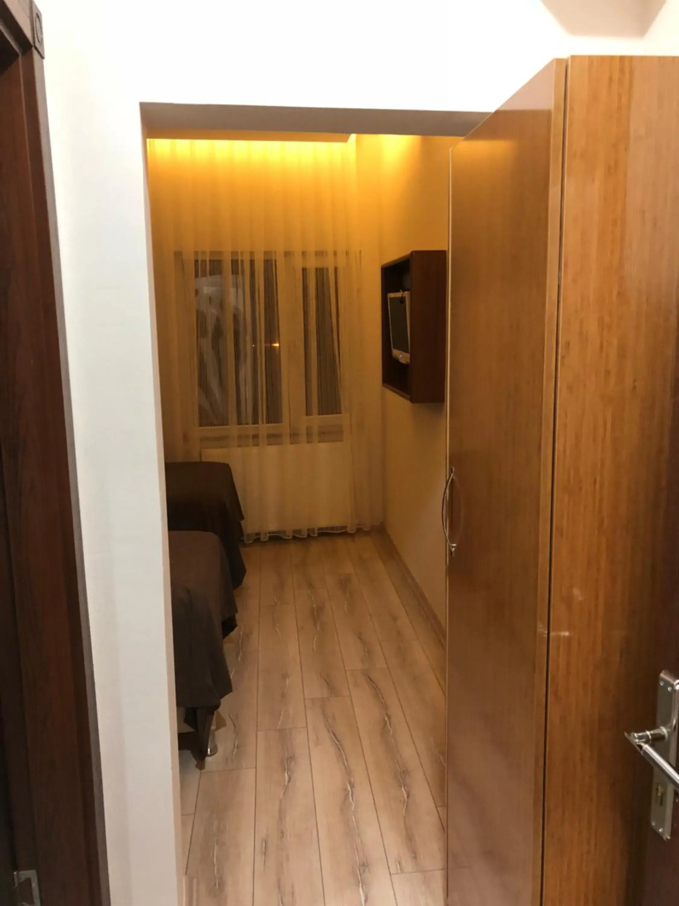 Basic Triple Room in Gulistan Hotel Basic Triple Room in Gulistan Hotel