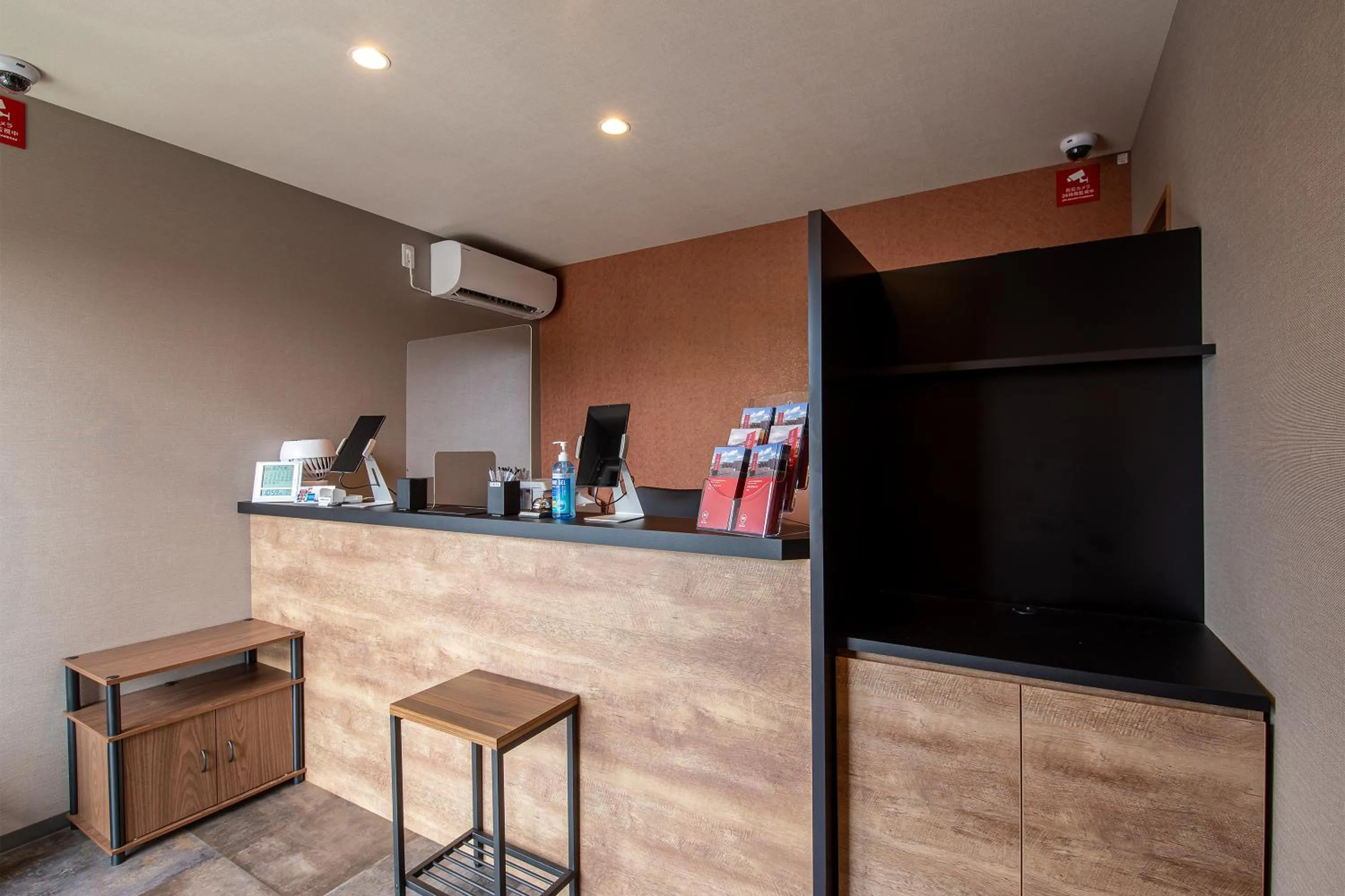 Lobby or reception in HOTEL R9 The Yard Tomiokananokaichi