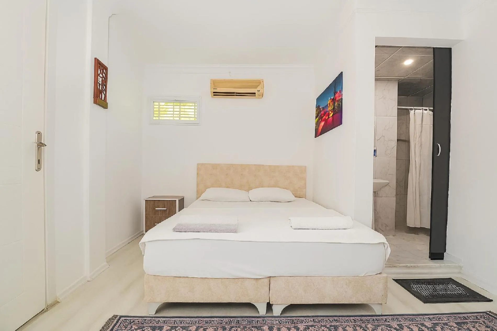 Bed in Hillside Apart House