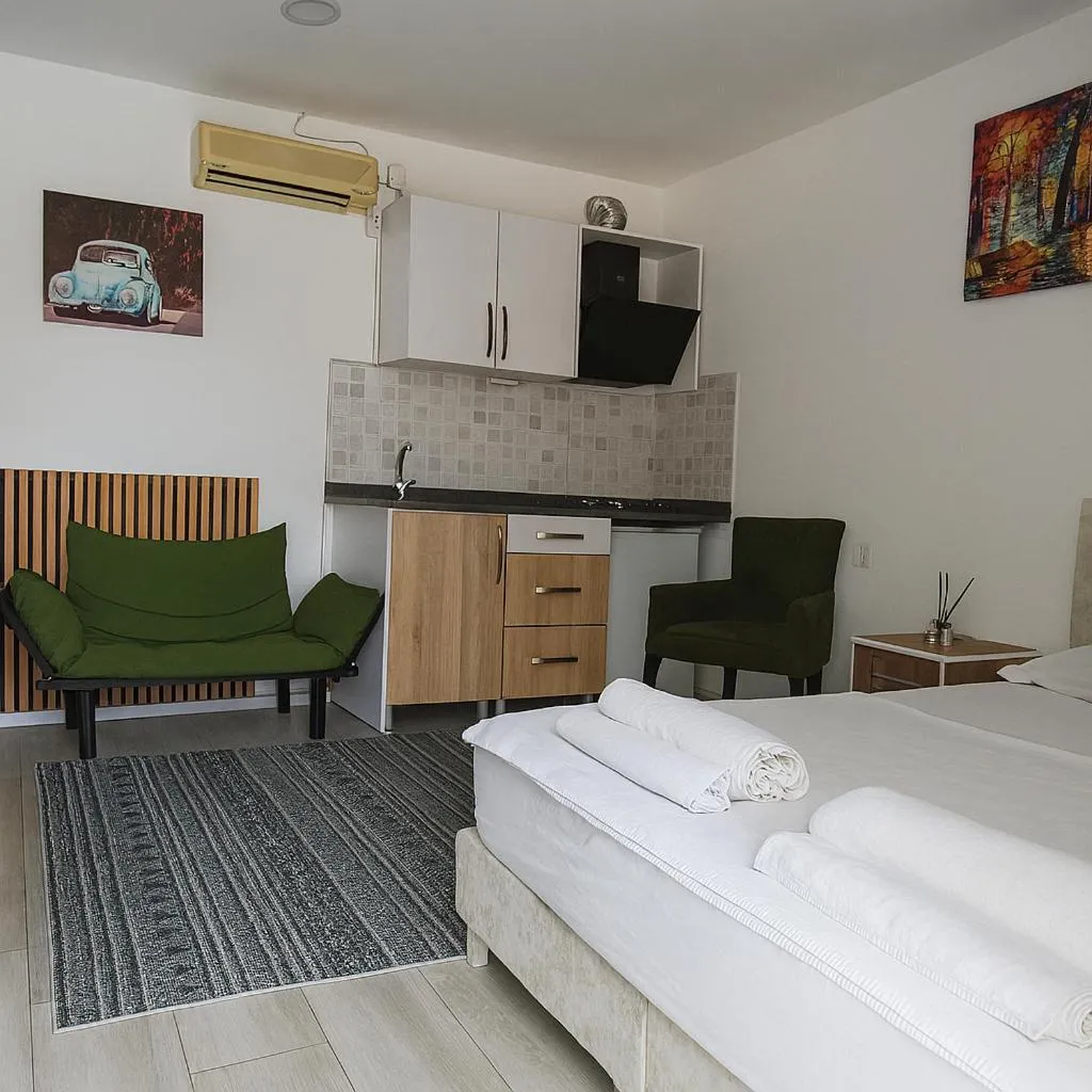 Bed in Hillside Apart House