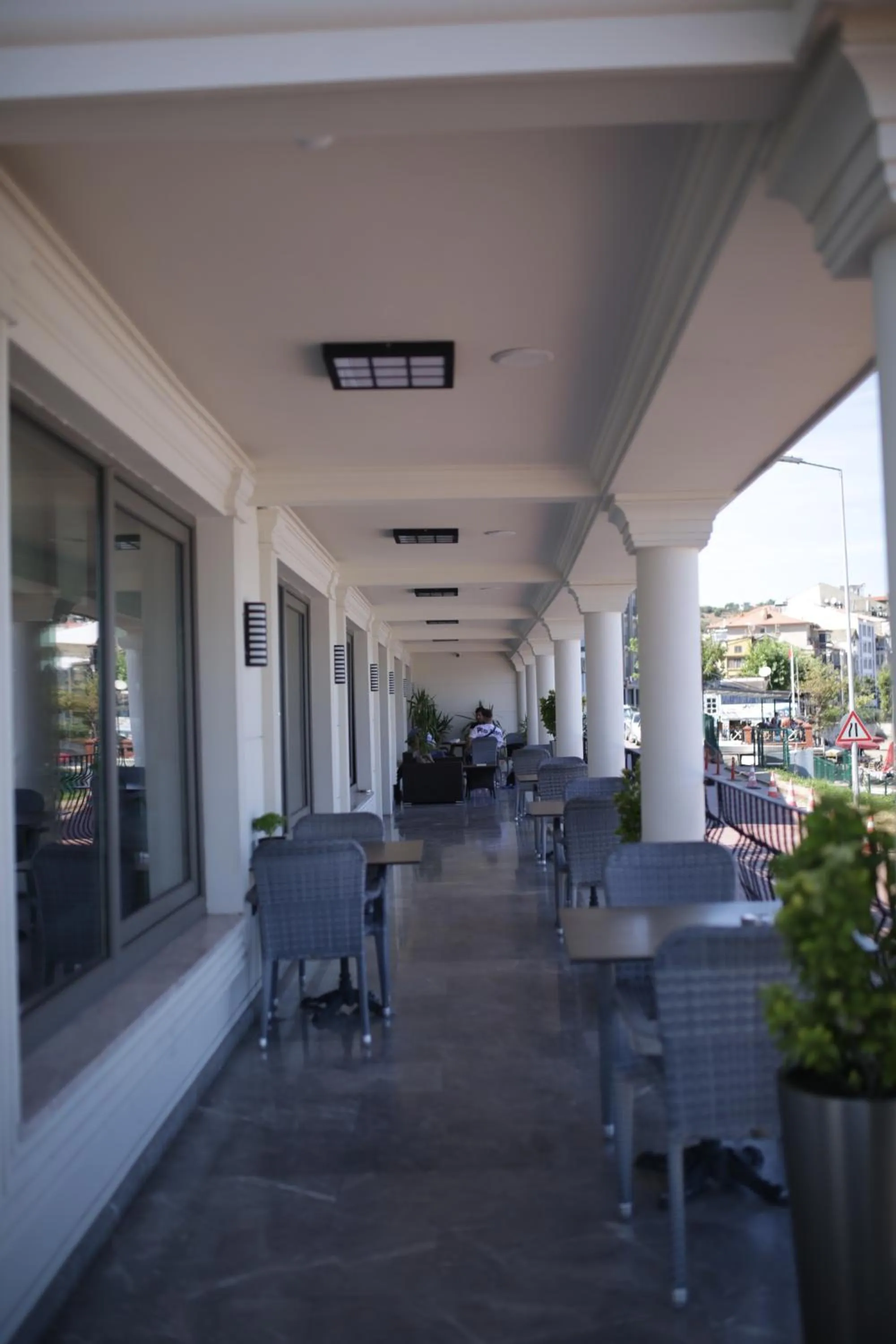 Restaurant/places to eat in Northdoor Hotel