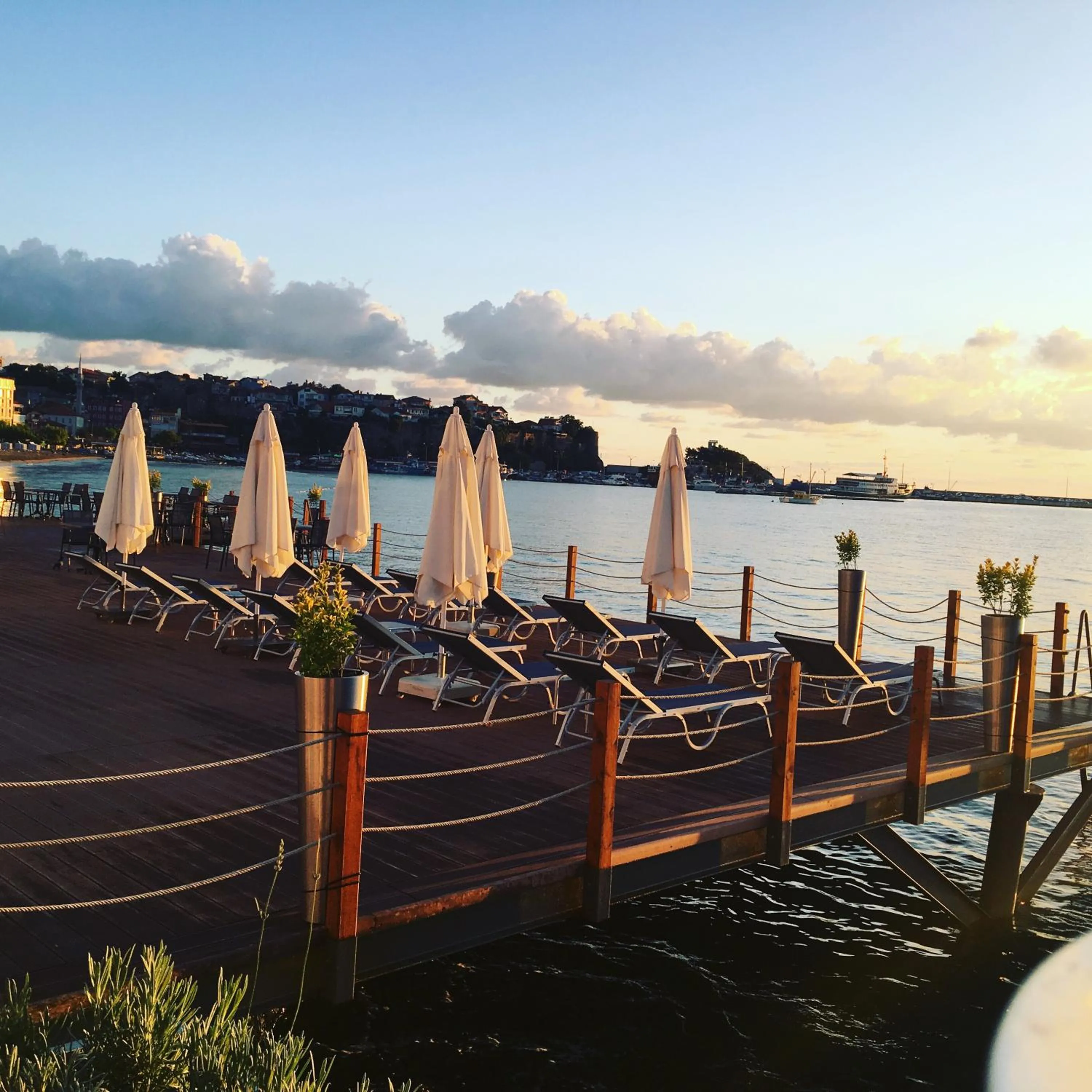 Restaurant/places to eat in Northdoor Hotel