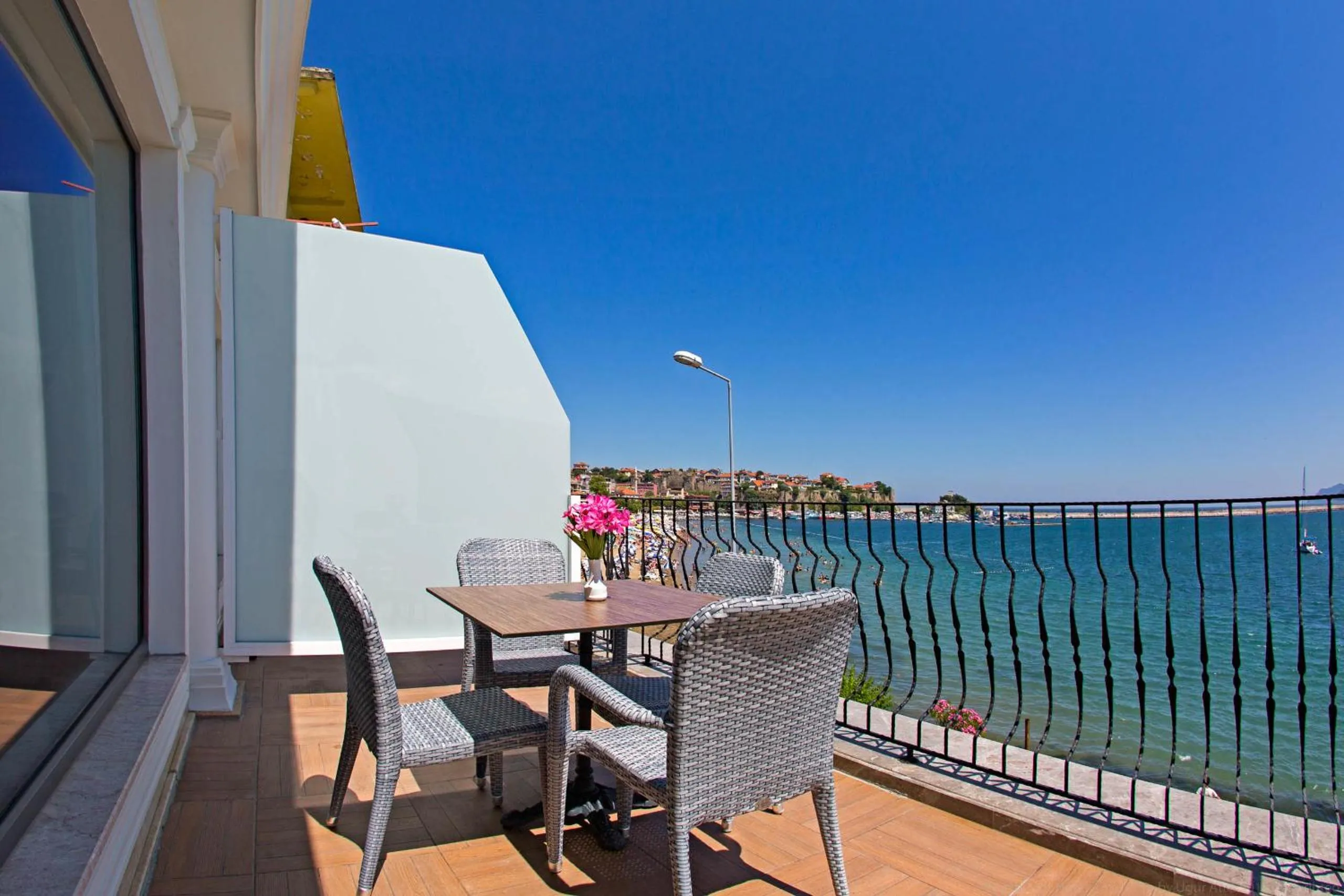 Balcony/Terrace in Northdoor Hotel