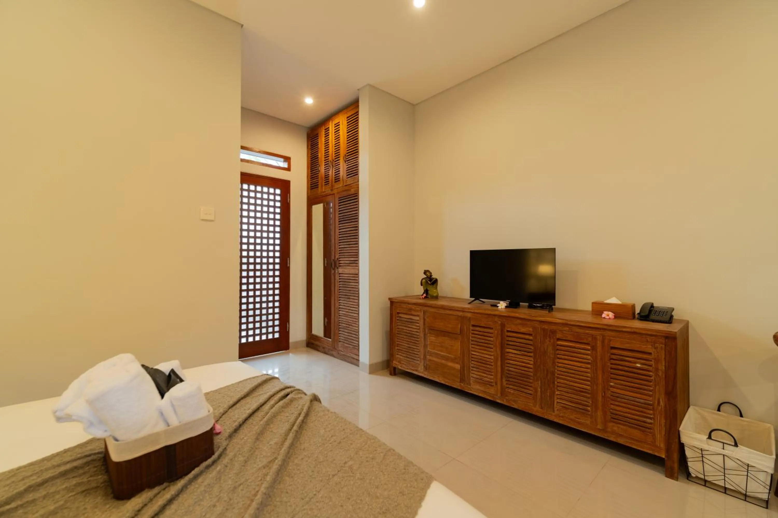 Bed in Mamora Living Ubud