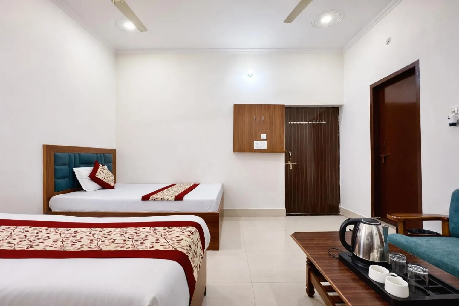 Bed in Murli Manohar Palace