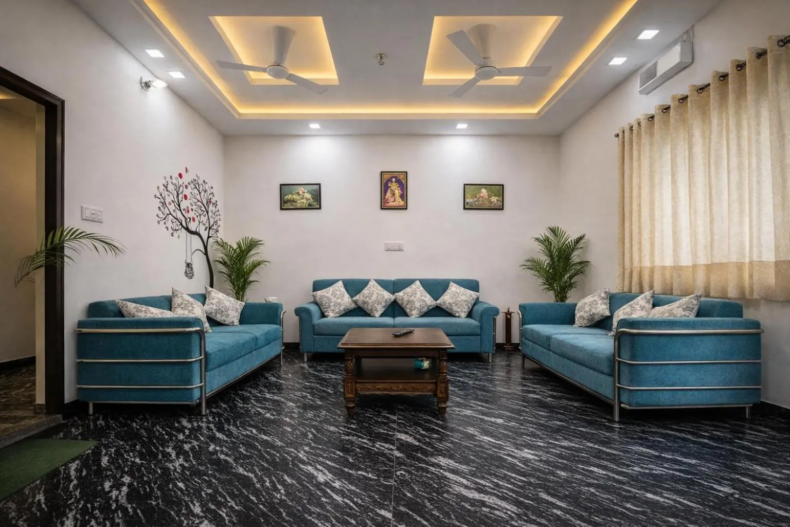 Living room in Murli Manohar Palace