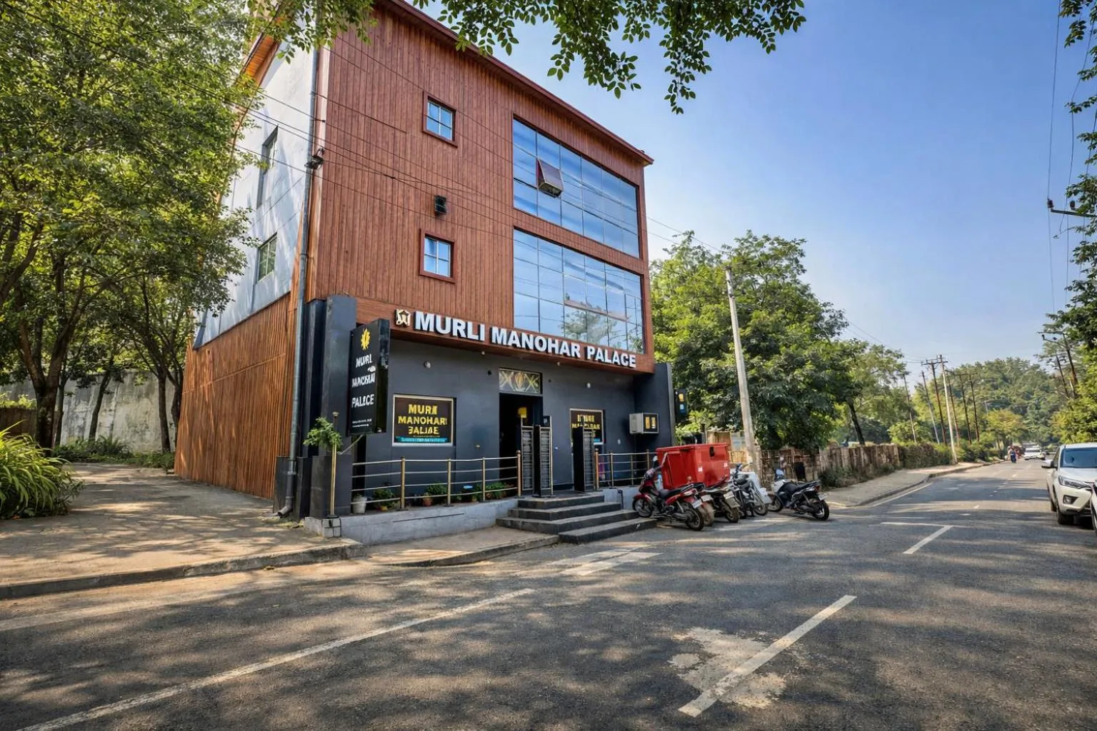 Property building in Murli Manohar Palace