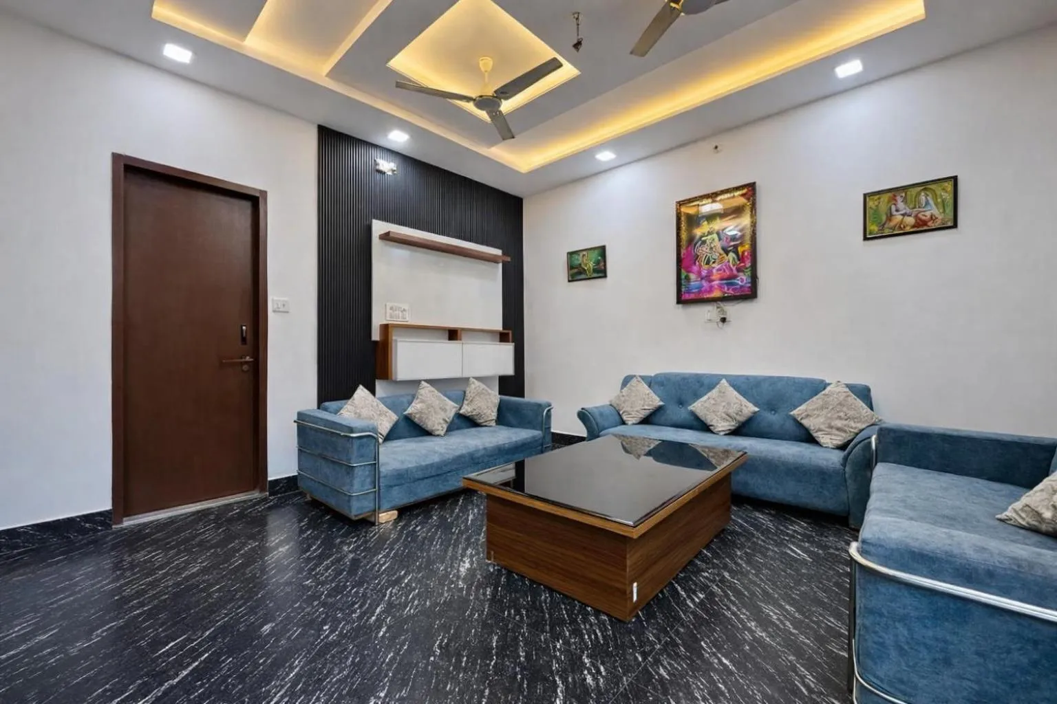 Living room in Murli Manohar Palace