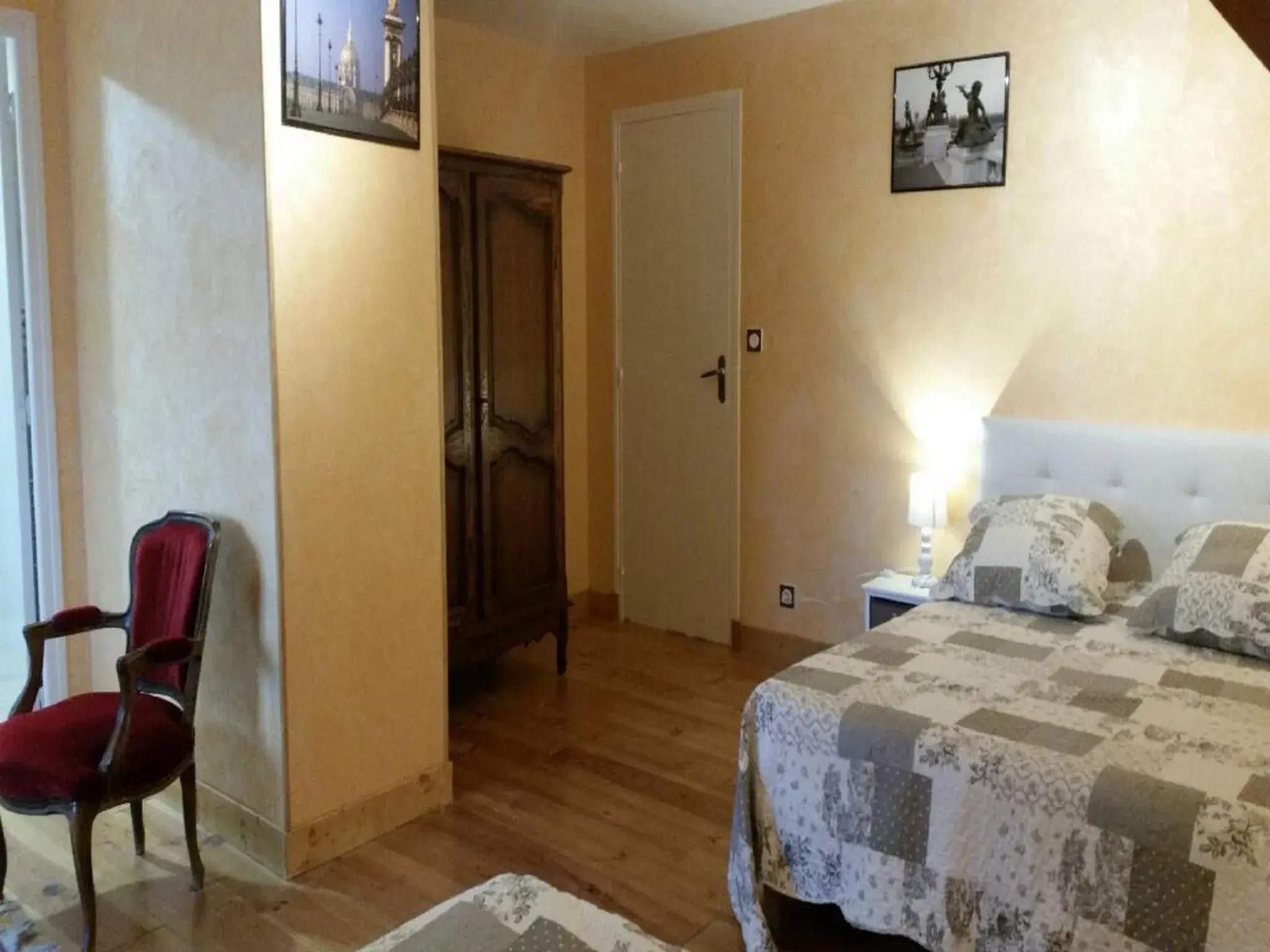 Double Room with Private Bathroom in Chambres D'hôtes du Plessis Double Room with Private Bathroom in Chambres D'hôtes du Plessis