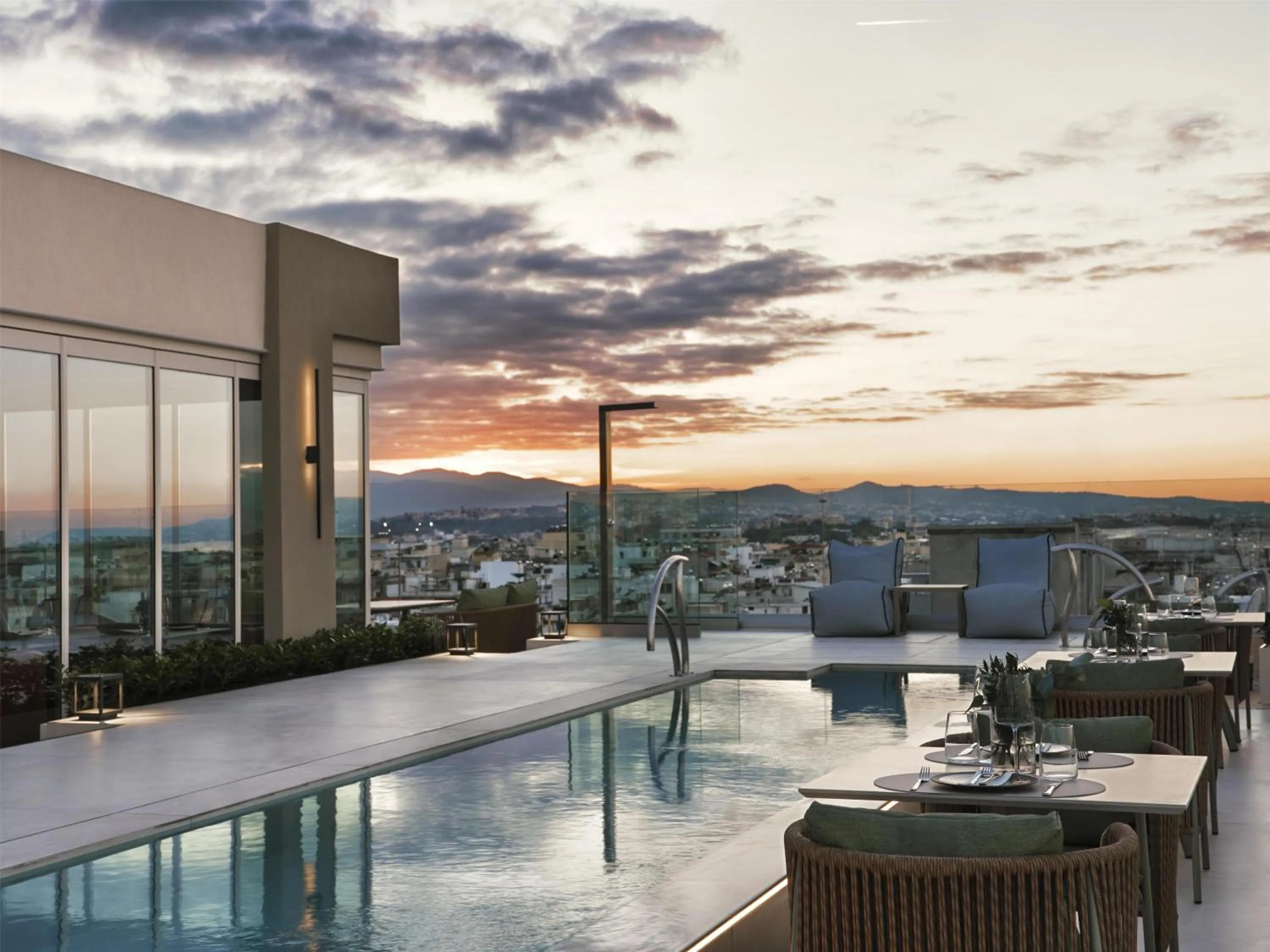 Restaurant/places to eat in Hilton Garden Inn Chania City