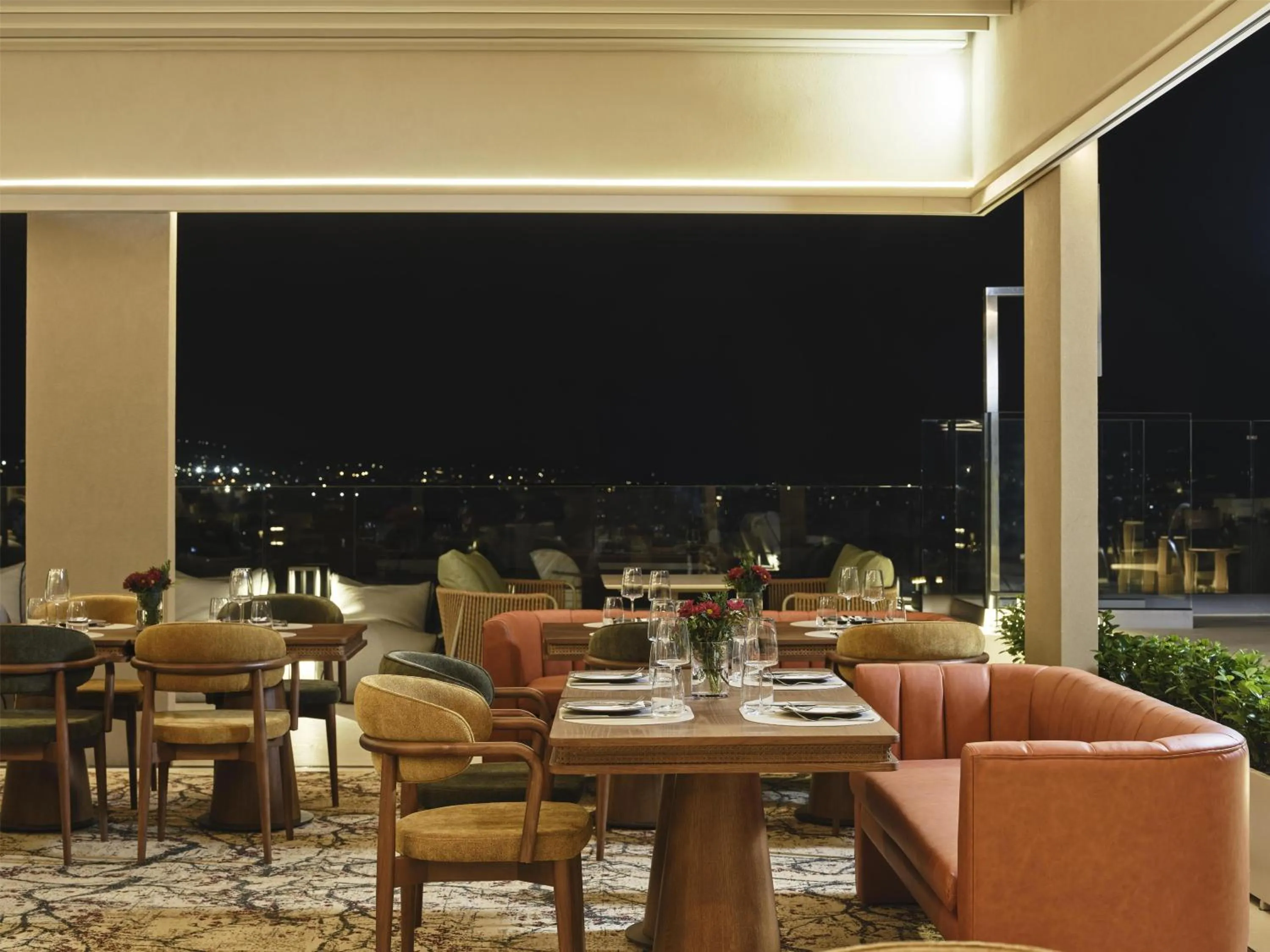 Restaurant/places to eat in Hilton Garden Inn Chania City