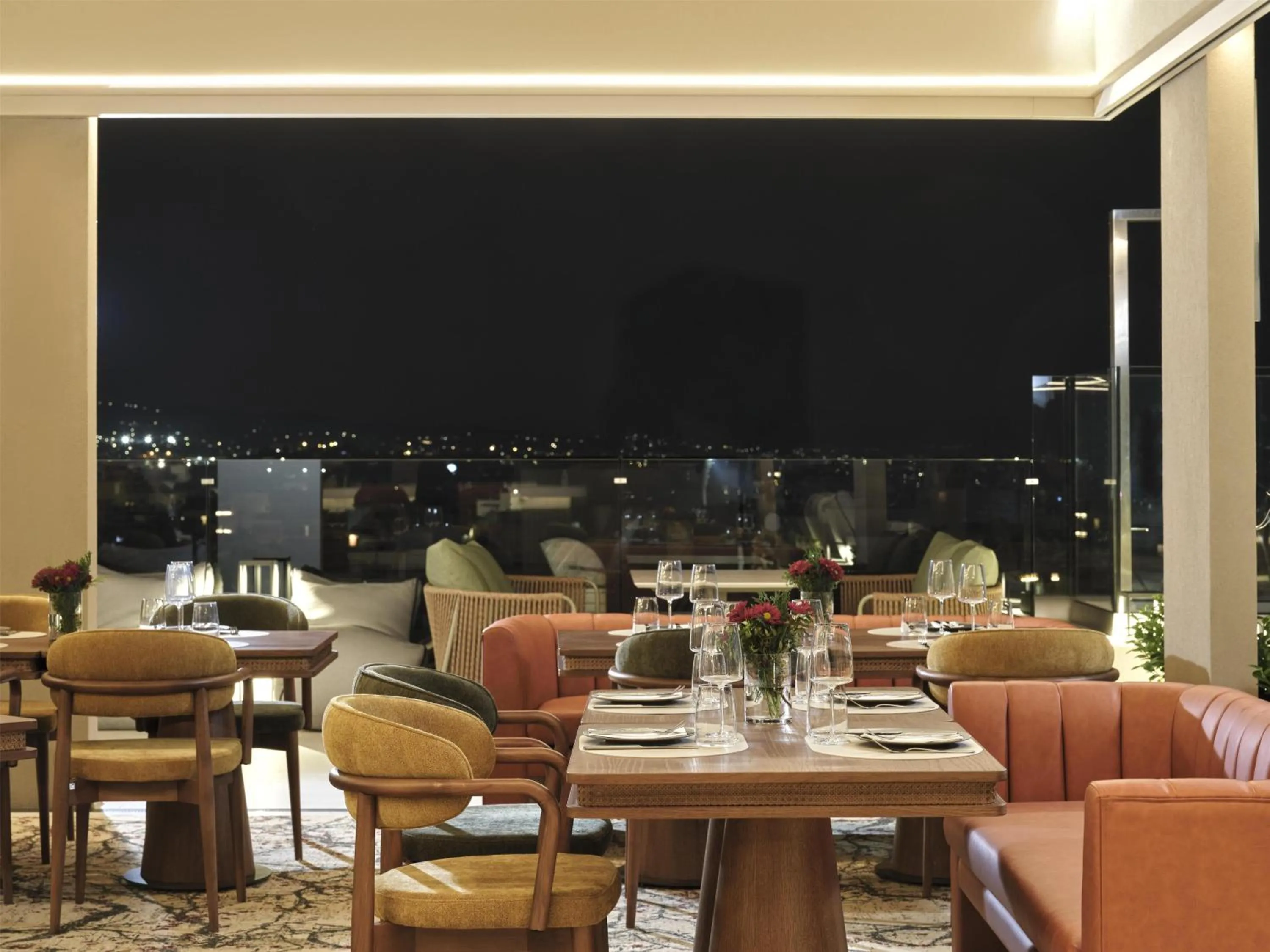 Restaurant/places to eat in Hilton Garden Inn Chania City