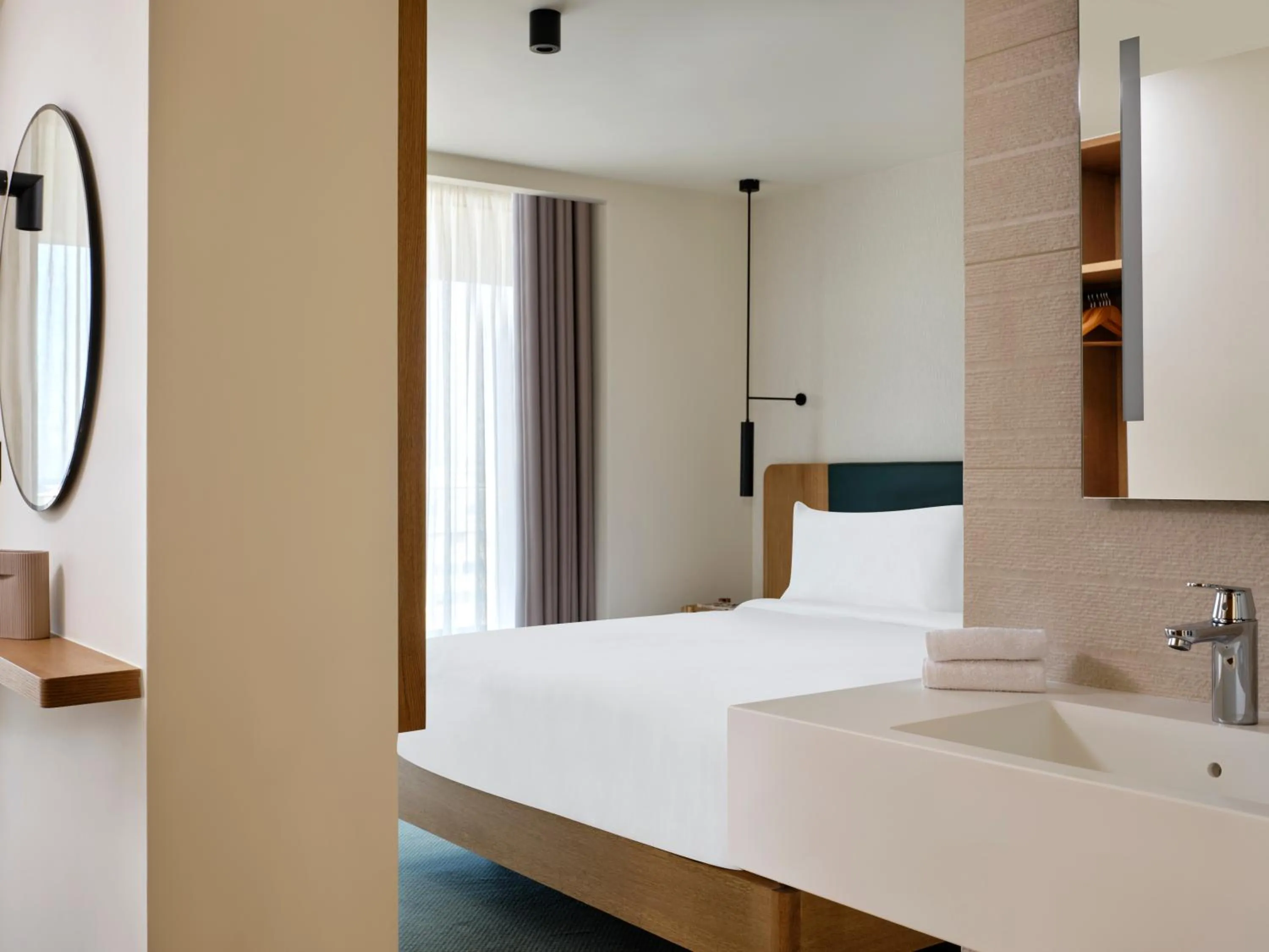 Bedroom, Bed in Hilton Garden Inn Chania City