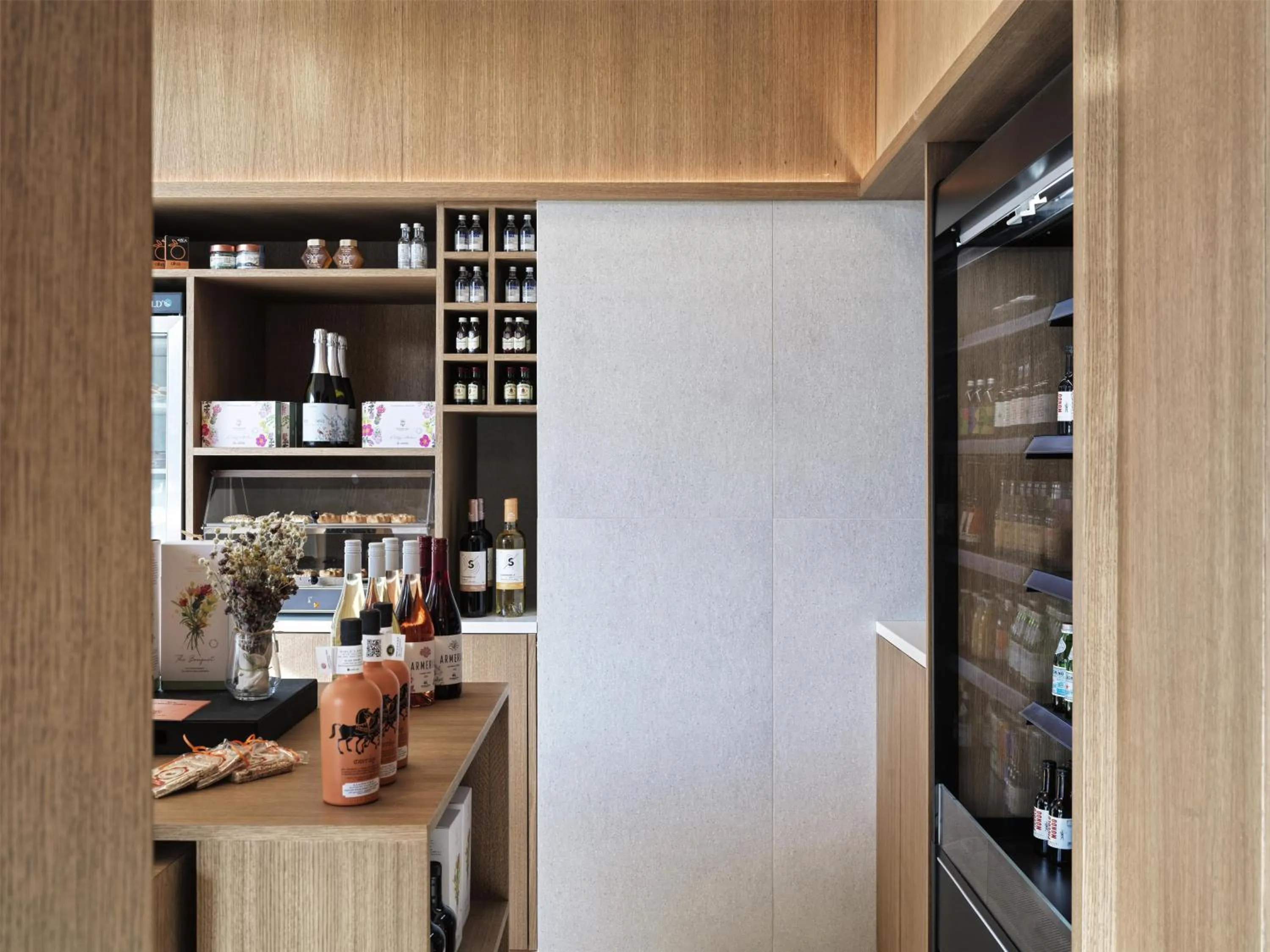 Restaurant/places to eat in Hilton Garden Inn Chania City