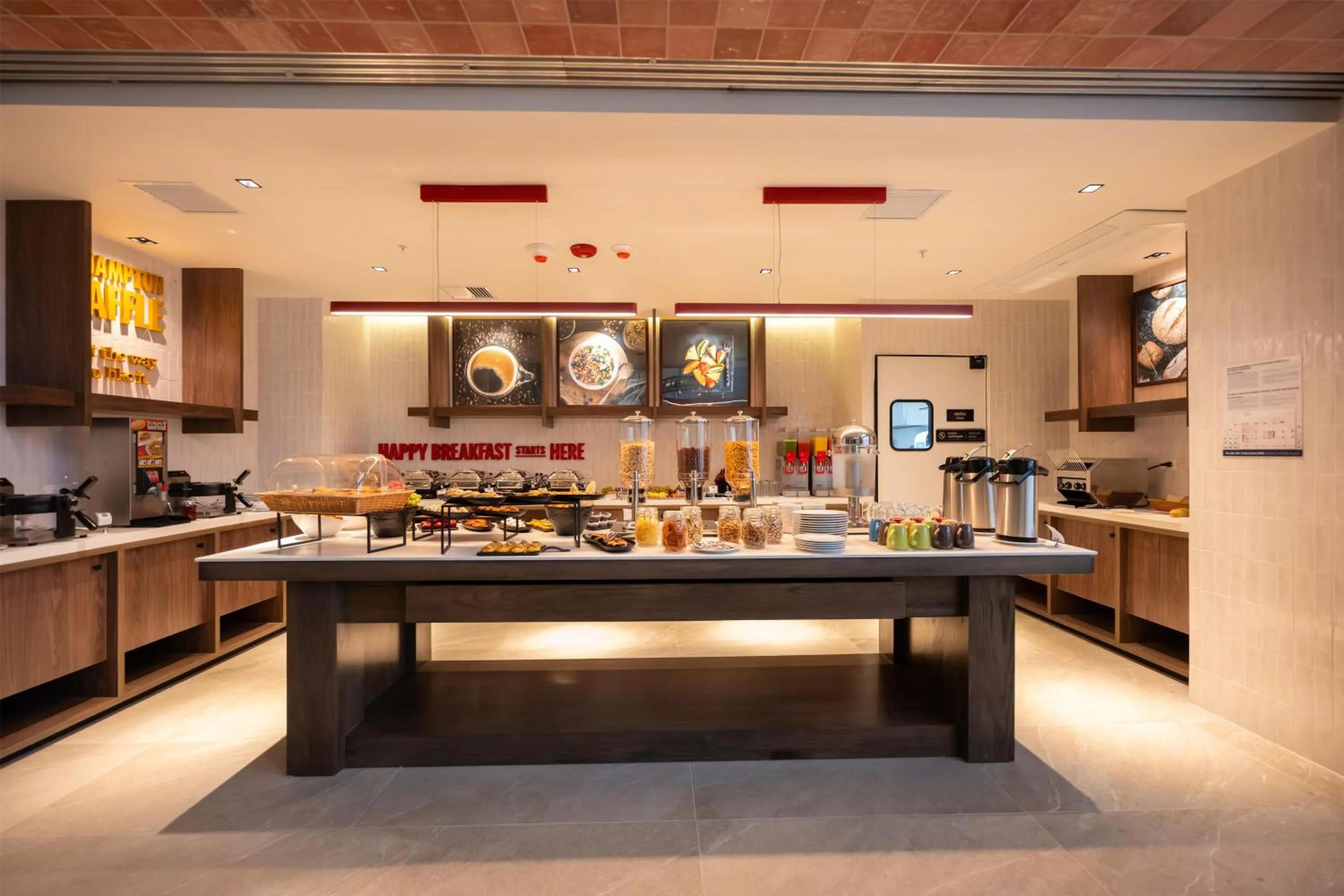 Breakfast in Hotel Hampton By Hilton Santiago De Los Caballeros