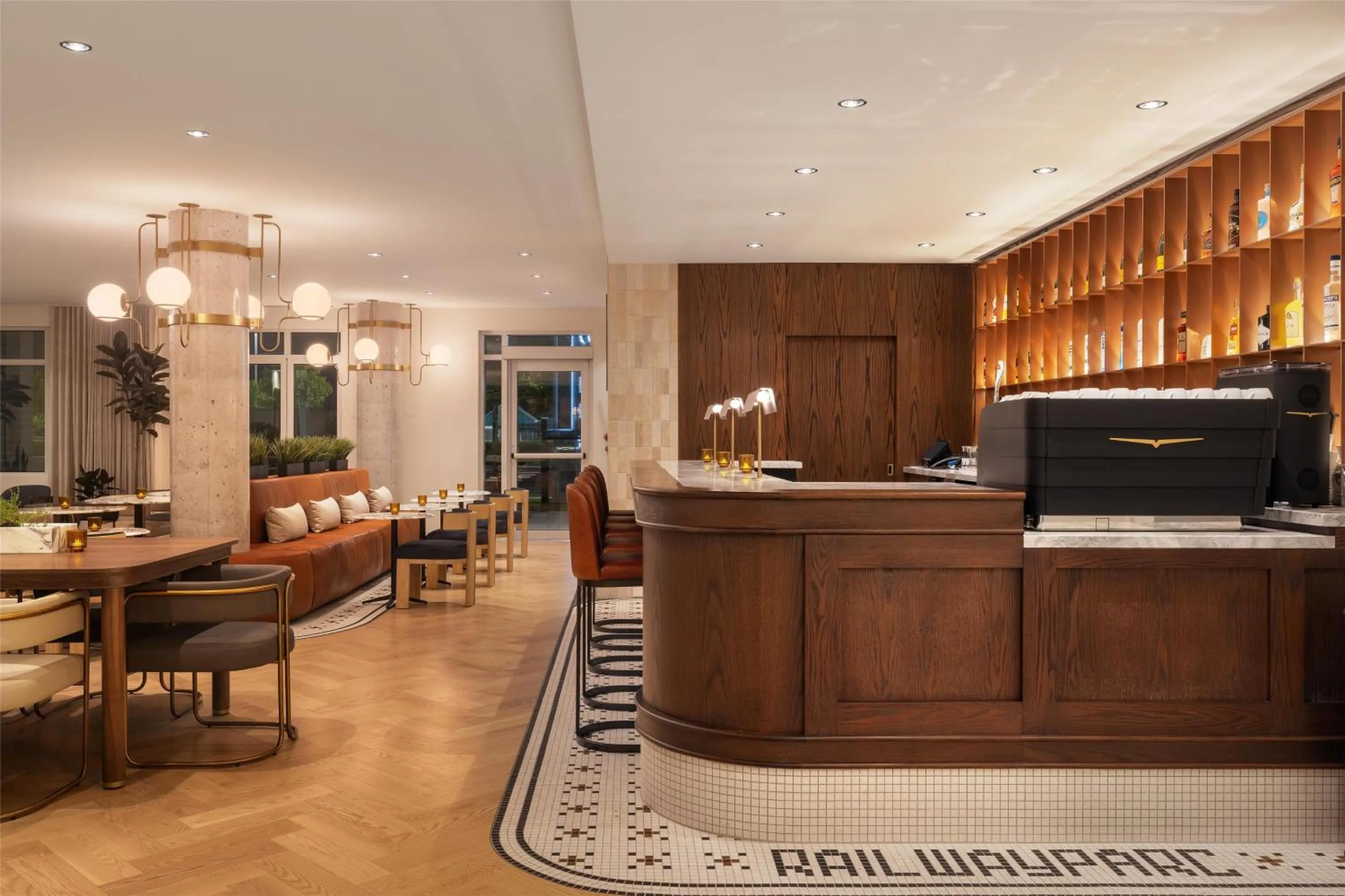 Restaurant/places to eat in Hotel Railwayparc Montreal, Tapestry Collection By Hilton