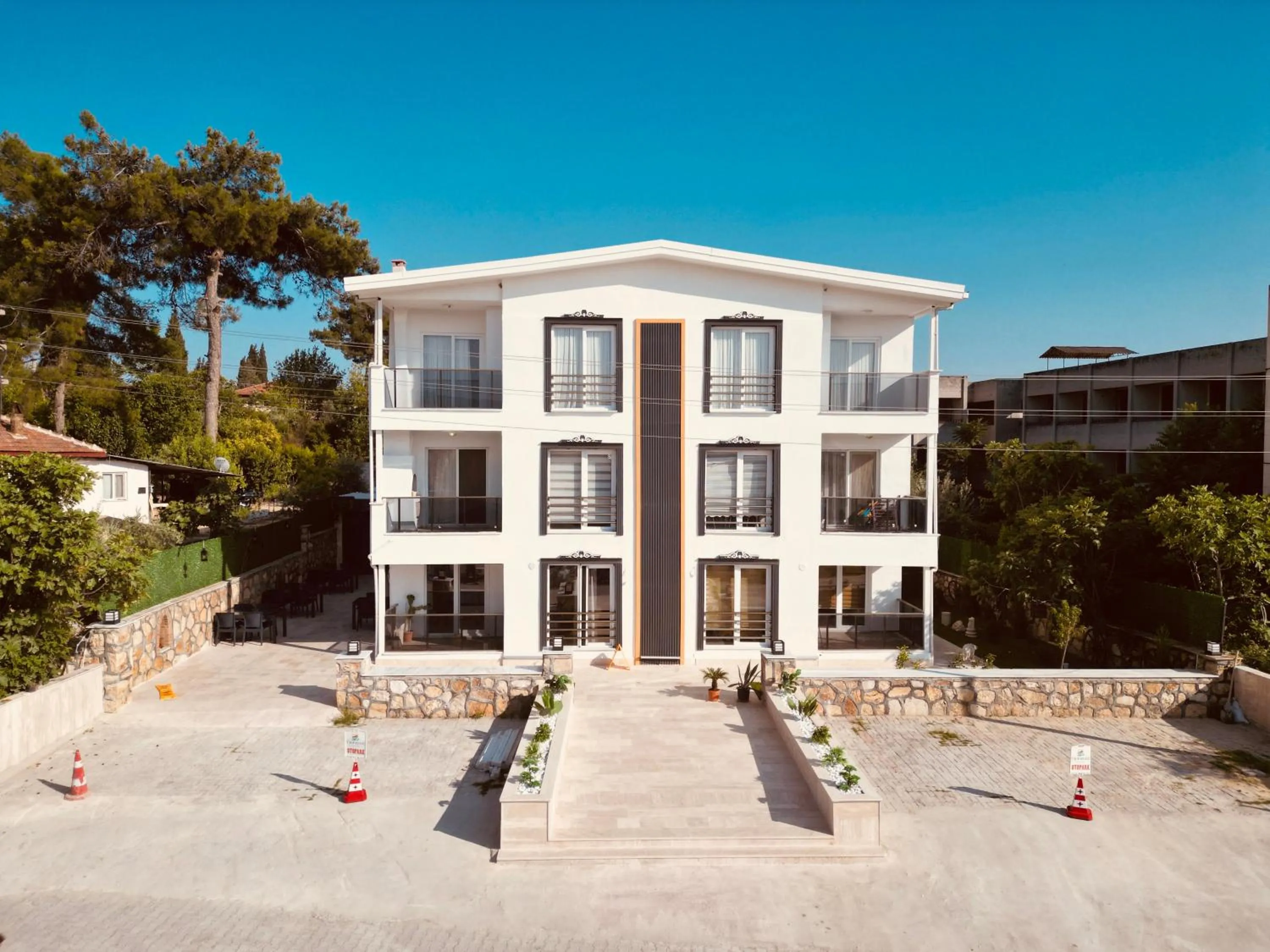 Property building in Tikir House