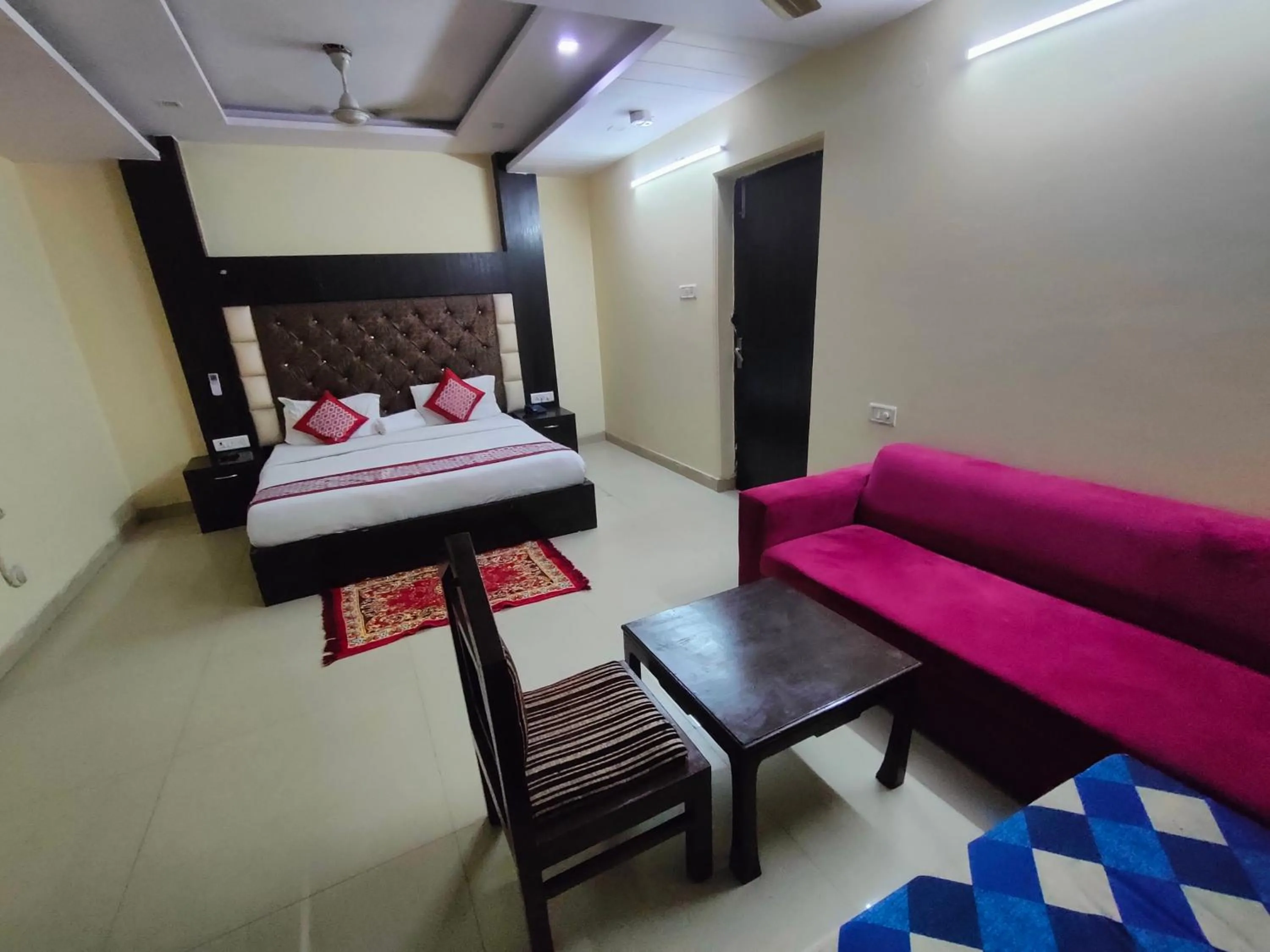 Triple Room - single occupancy in Hotel Vishesh Continental