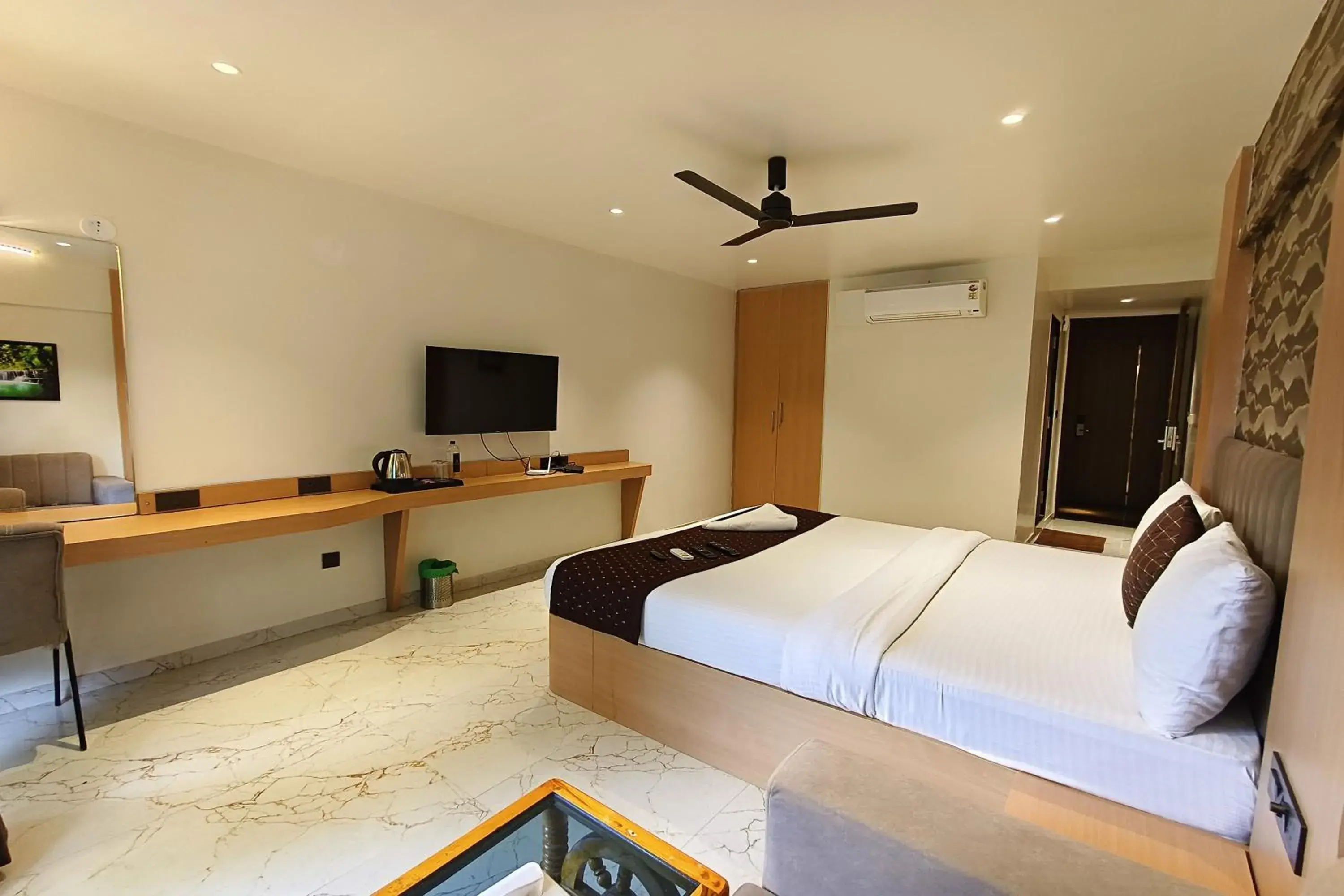 Bed in The Golden Arc Bed in The Golden Arc