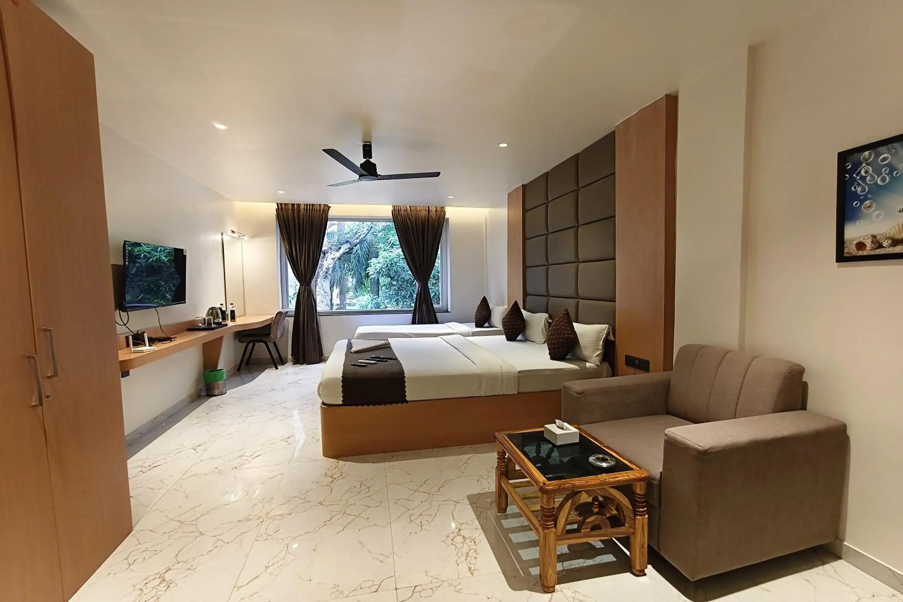 Bed in The Golden Arc Bed in The Golden Arc