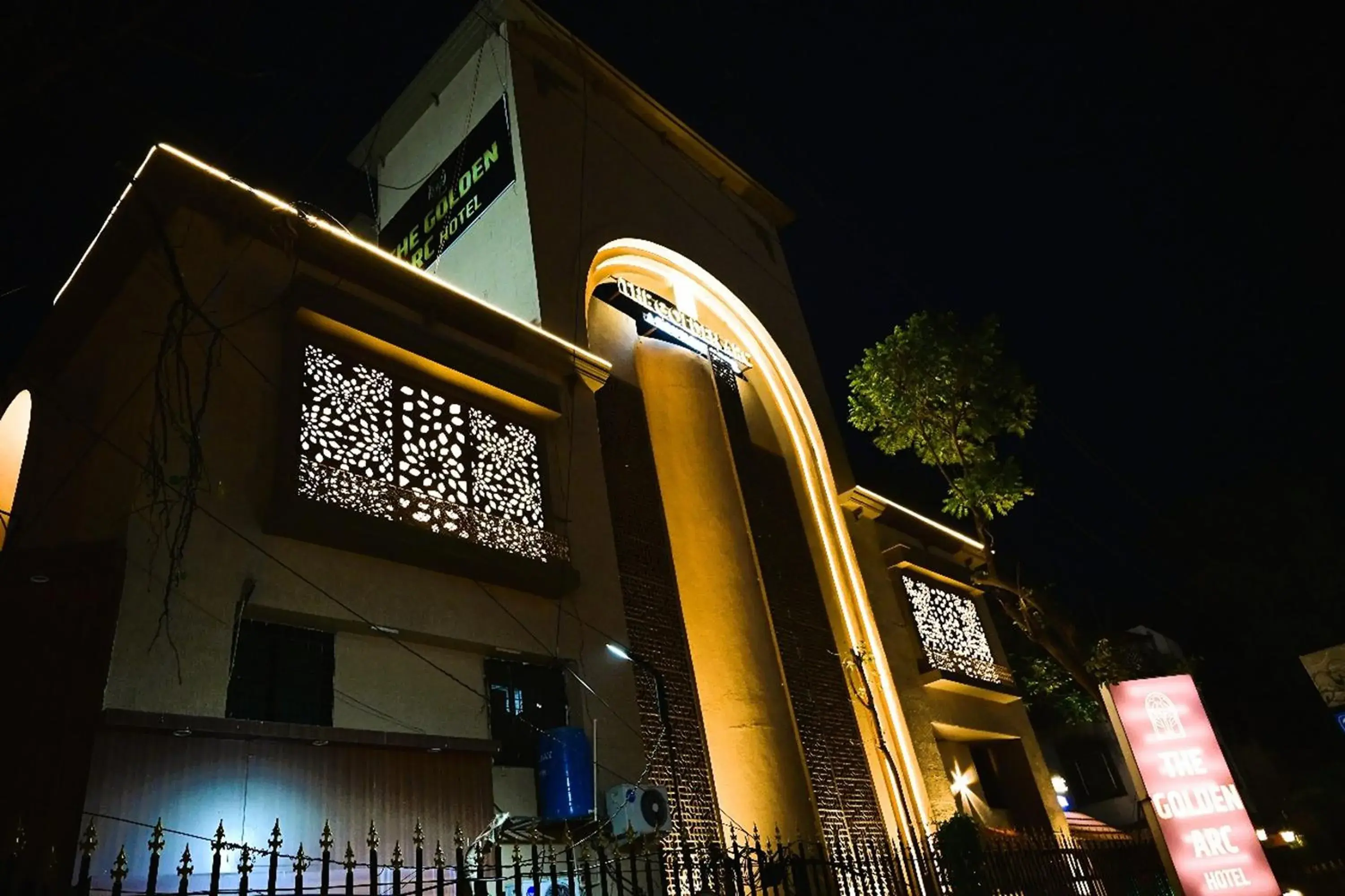 Property building in The Golden Arc Property building in The Golden Arc