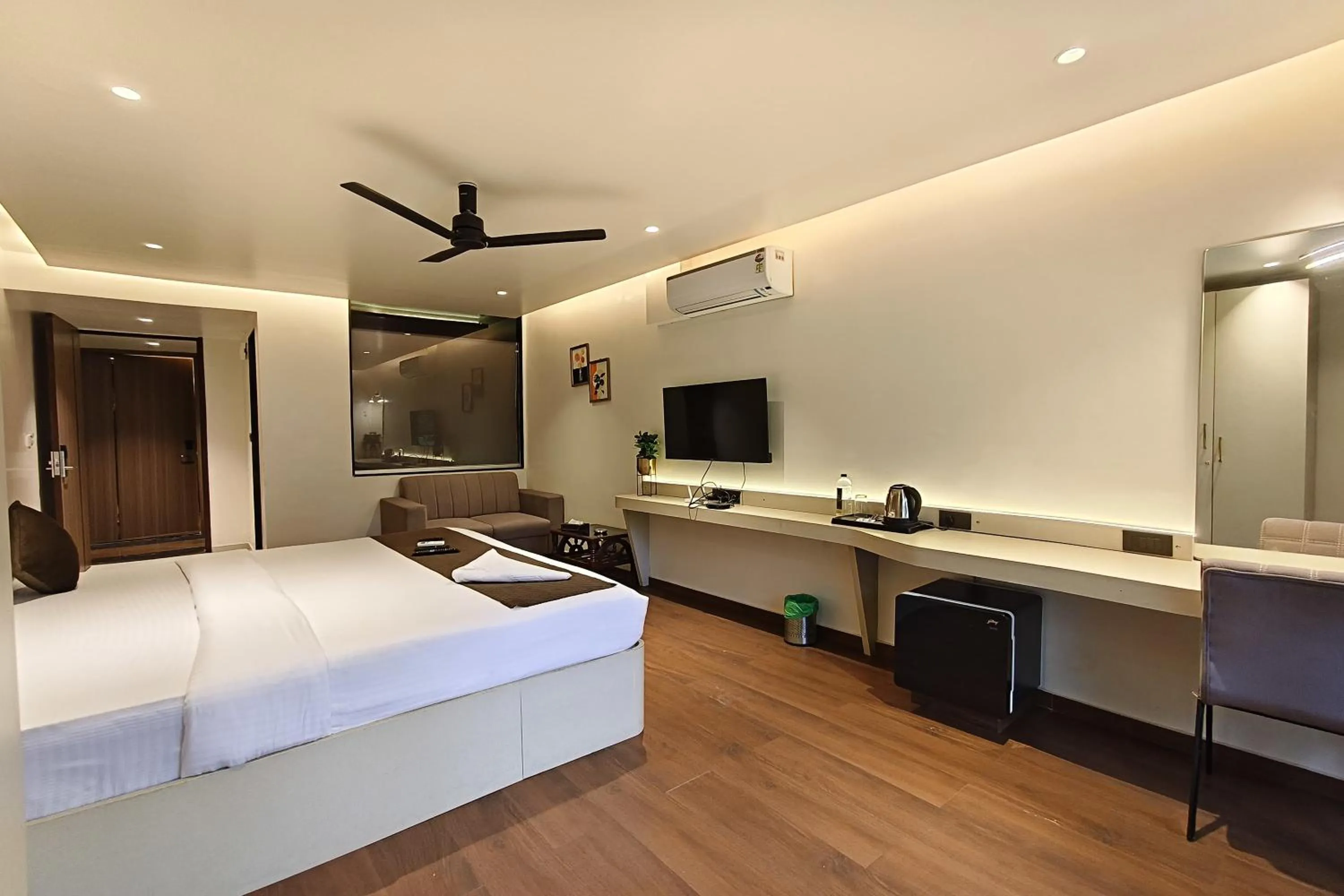 Communal lounge/ TV room in The Golden Arc