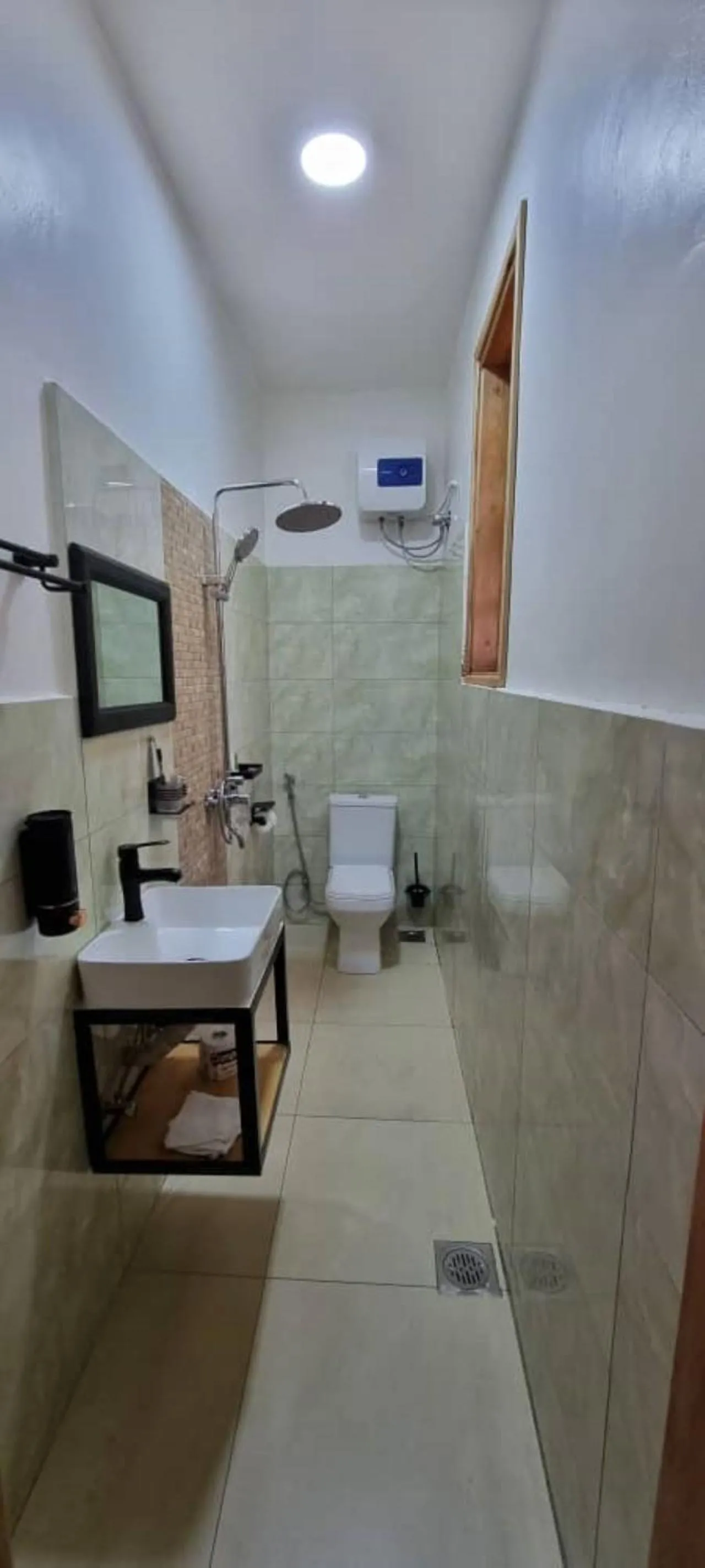 Bathroom in Coffee Pot Hotel