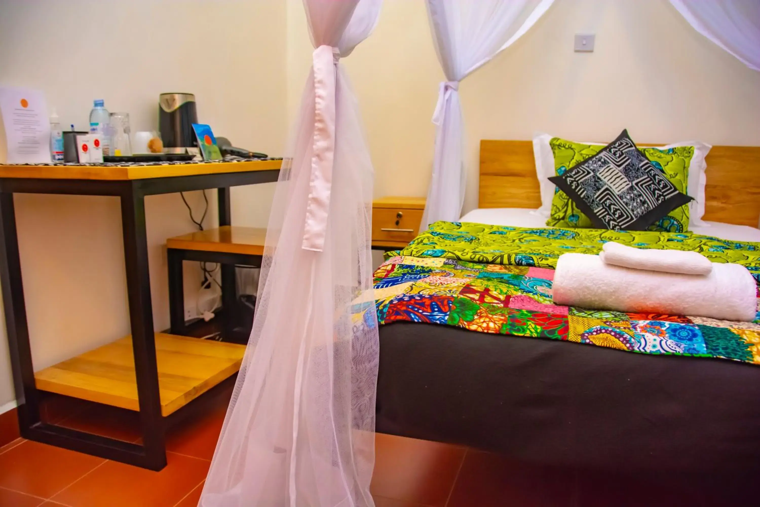 Single Room with Garden View - single occupancy in Coffee Pot Hotel Single Room with Garden View - single occupancy in Coffee Pot Hotel