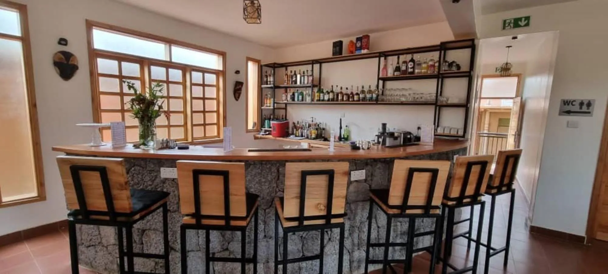 Restaurant/places to eat in Coffee Pot Hotel