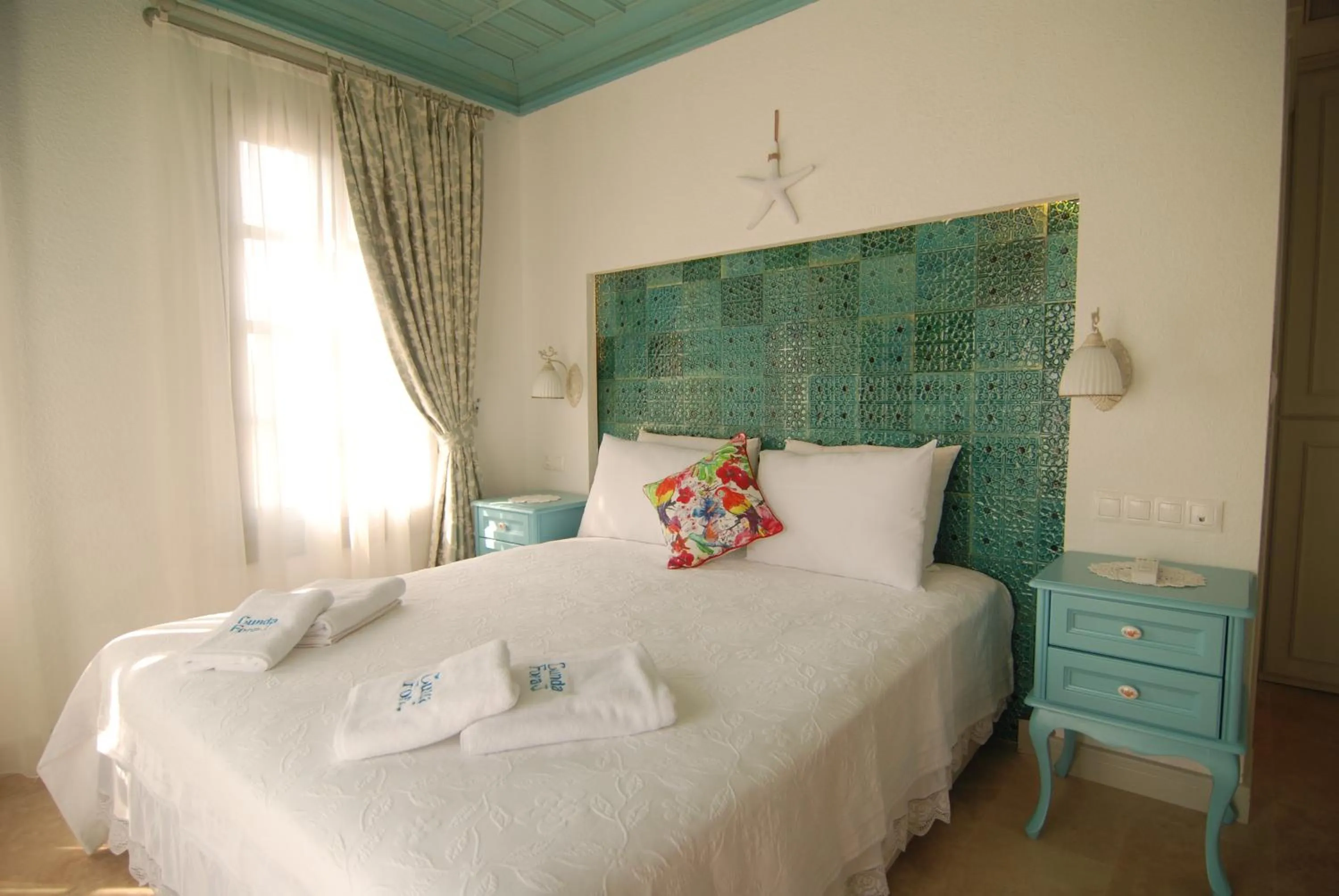 Bedroom, Bed in Cunda Fora Hotel