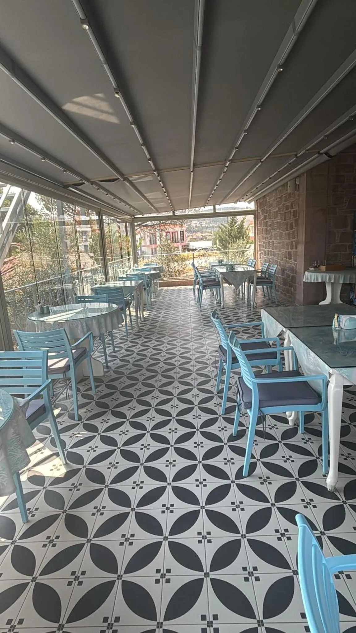 Restaurant/places to eat in Cunda Fora Hotel