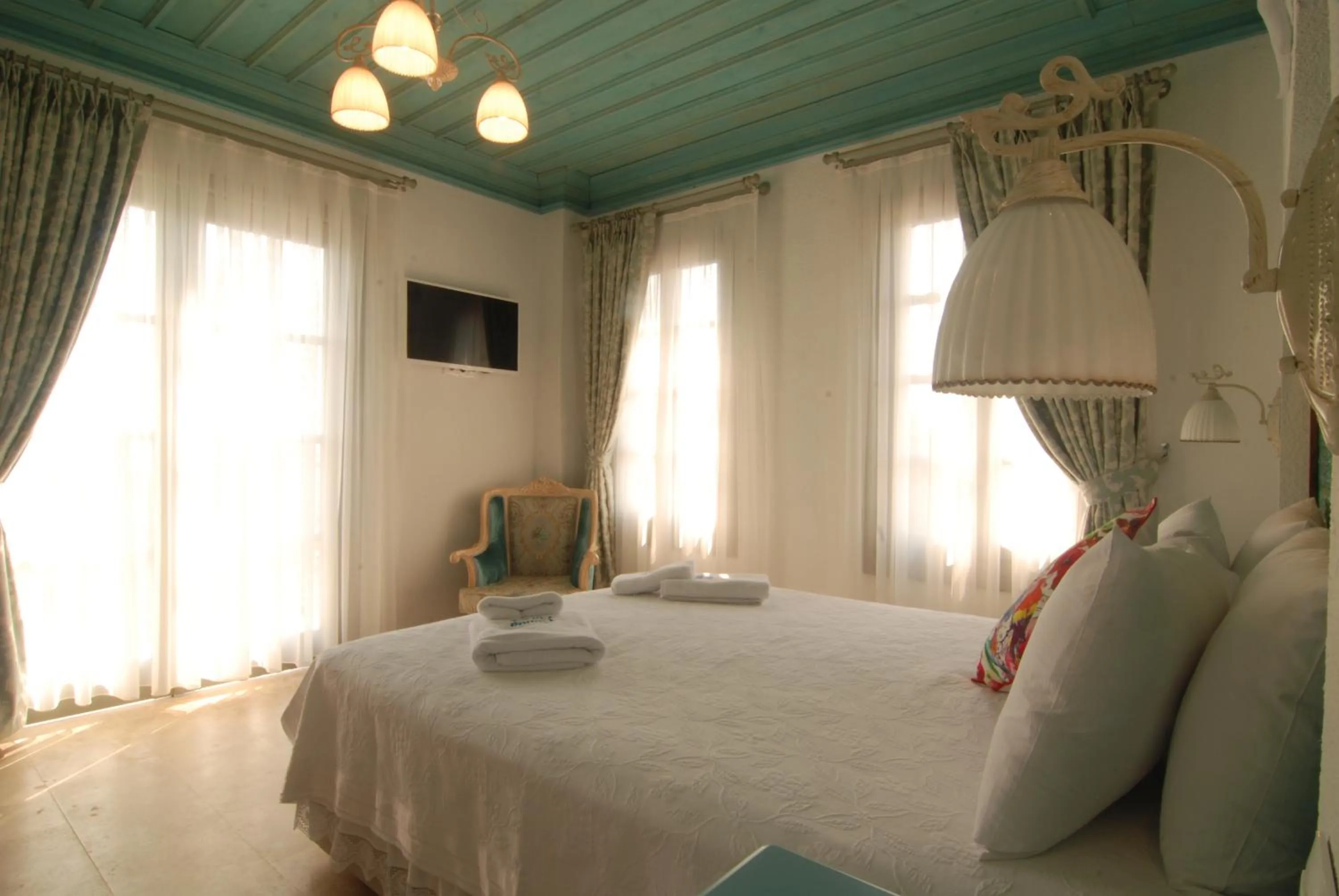 Day, Bed in Cunda Fora Hotel