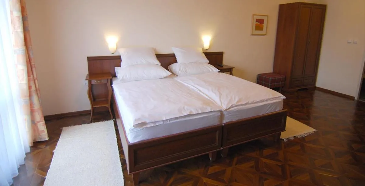 Hotel SHEYLYS