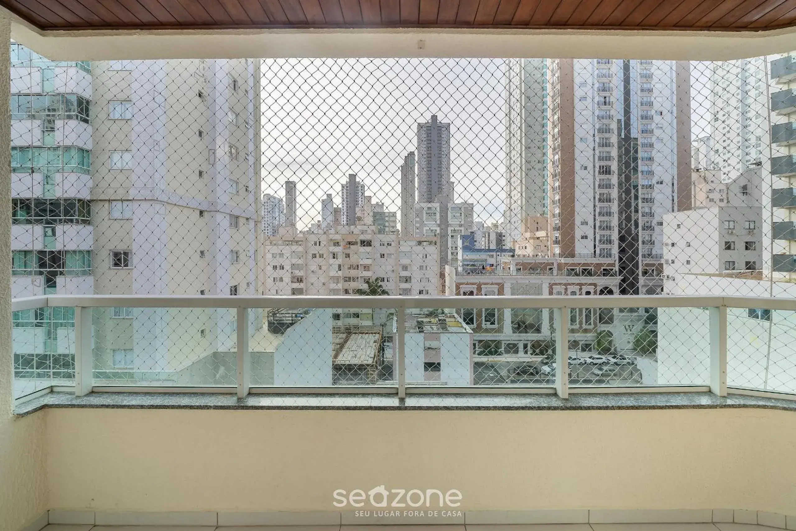 Apt near the sea w/ BBQ 3 bdr ELM701 Apt near the sea w/ BBQ 3 bdr ELM701
