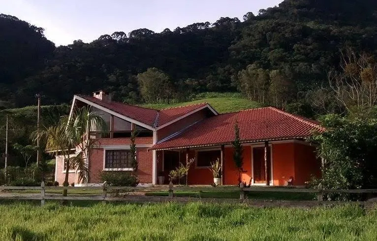 Property building in Toca - Bairro Serrano