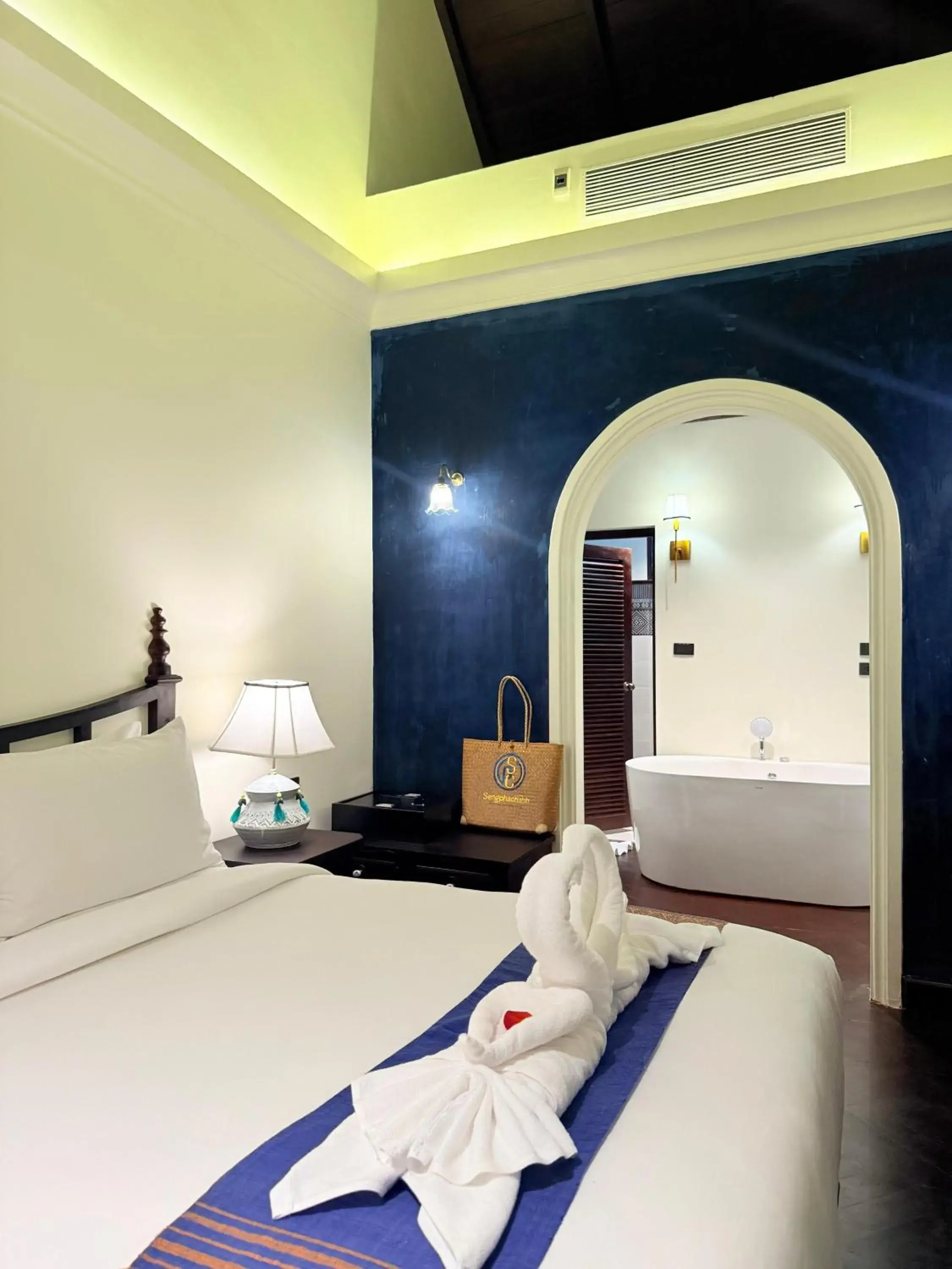 Bed in Sengphachanh Heritage Boutique Bed in Sengphachanh Heritage Boutique